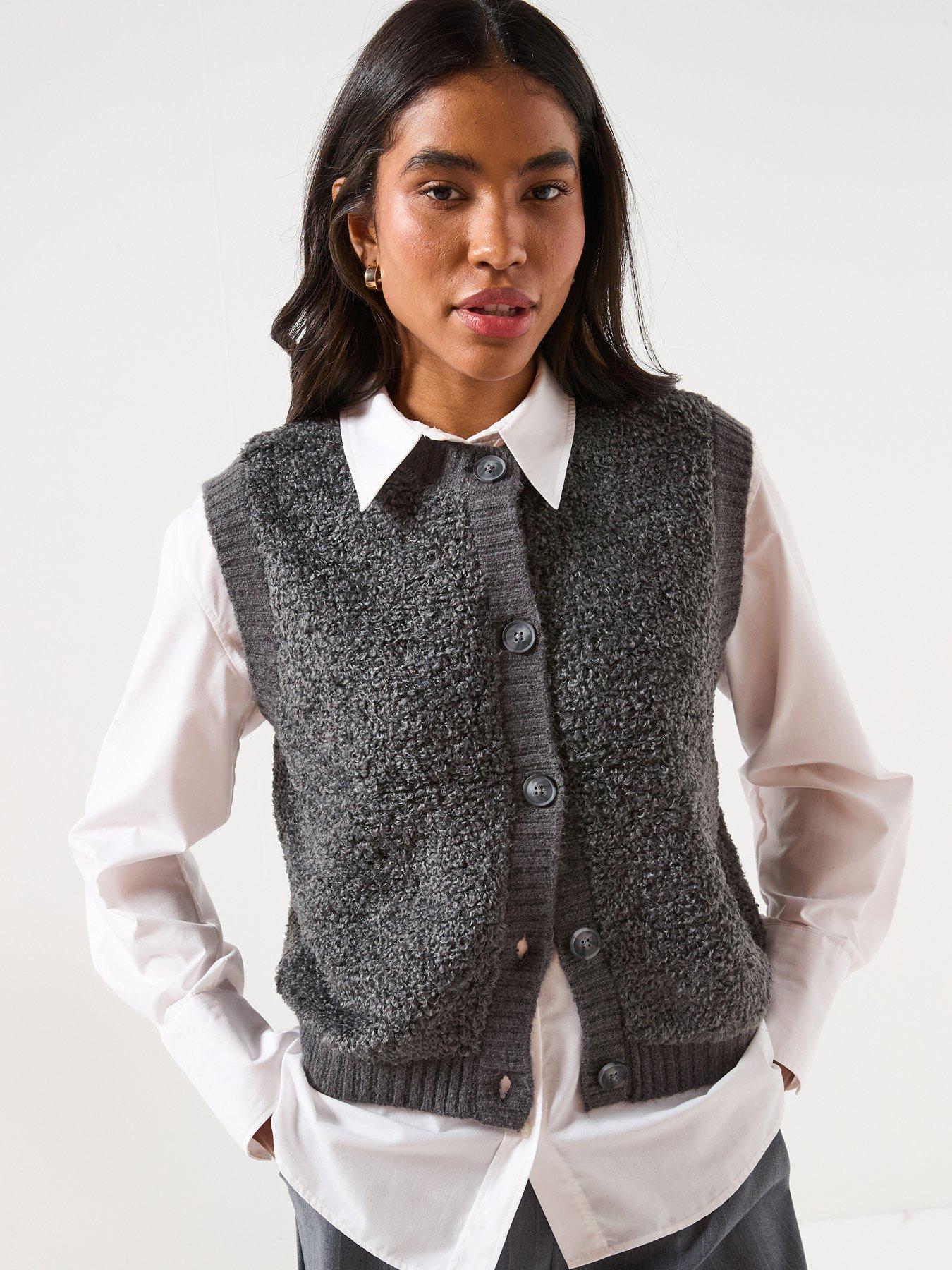 jdy-sleeveless-button-boucle-knit-vest-greyoutfit