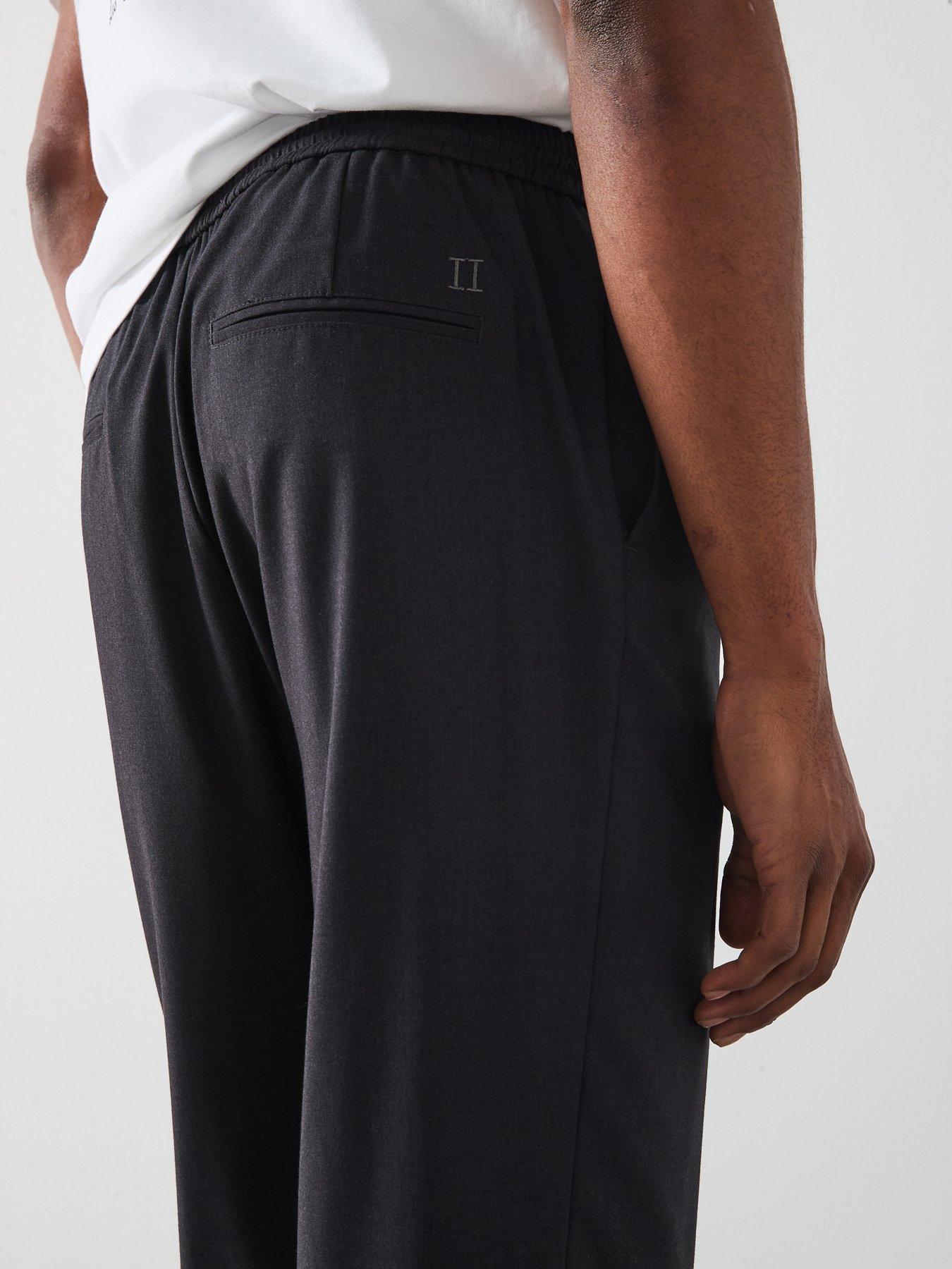les-deux-como-tapered-drawstring-trousers-dark-greyoutfit