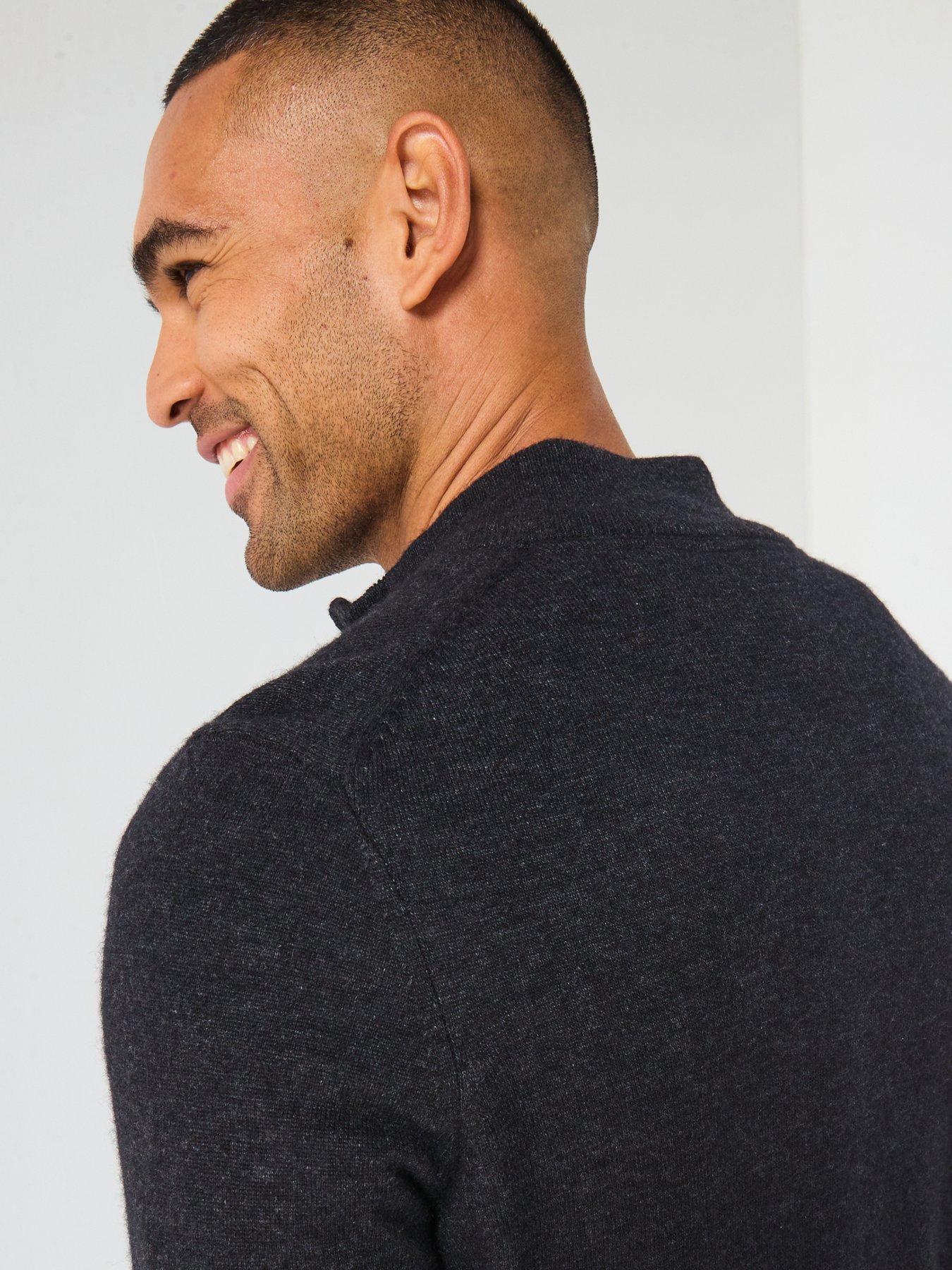 Image 4 of 5 of Lyle & Scott Lambswool Blend Zip Through Knitted Cardigan&nbsp;- Black