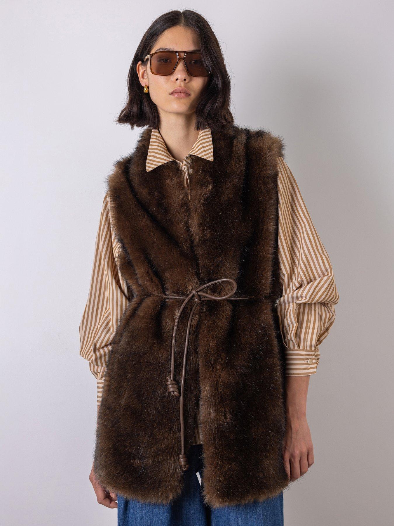 vivere-juliette-belted-fur-gilet-ash-brownfront