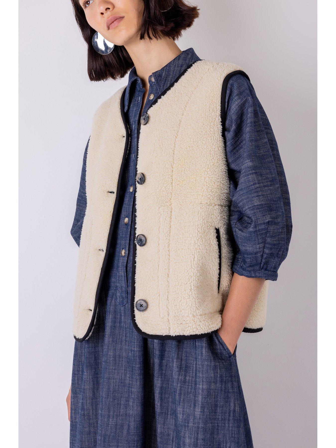 vivere-daisy-borg-waistcoat-ecrublackoutfit