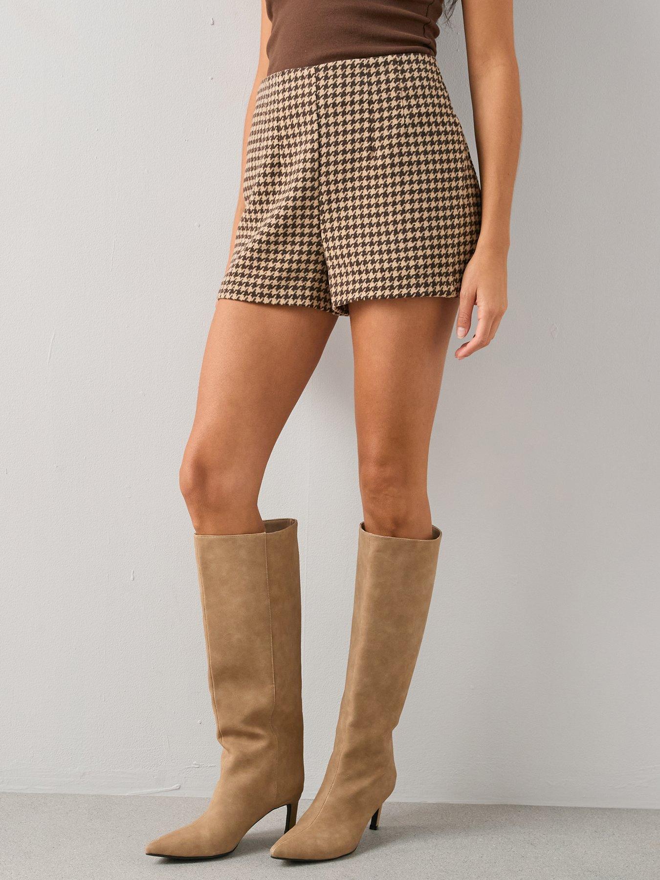 the-very-collection-houndstooth-shorts-brownoutfit