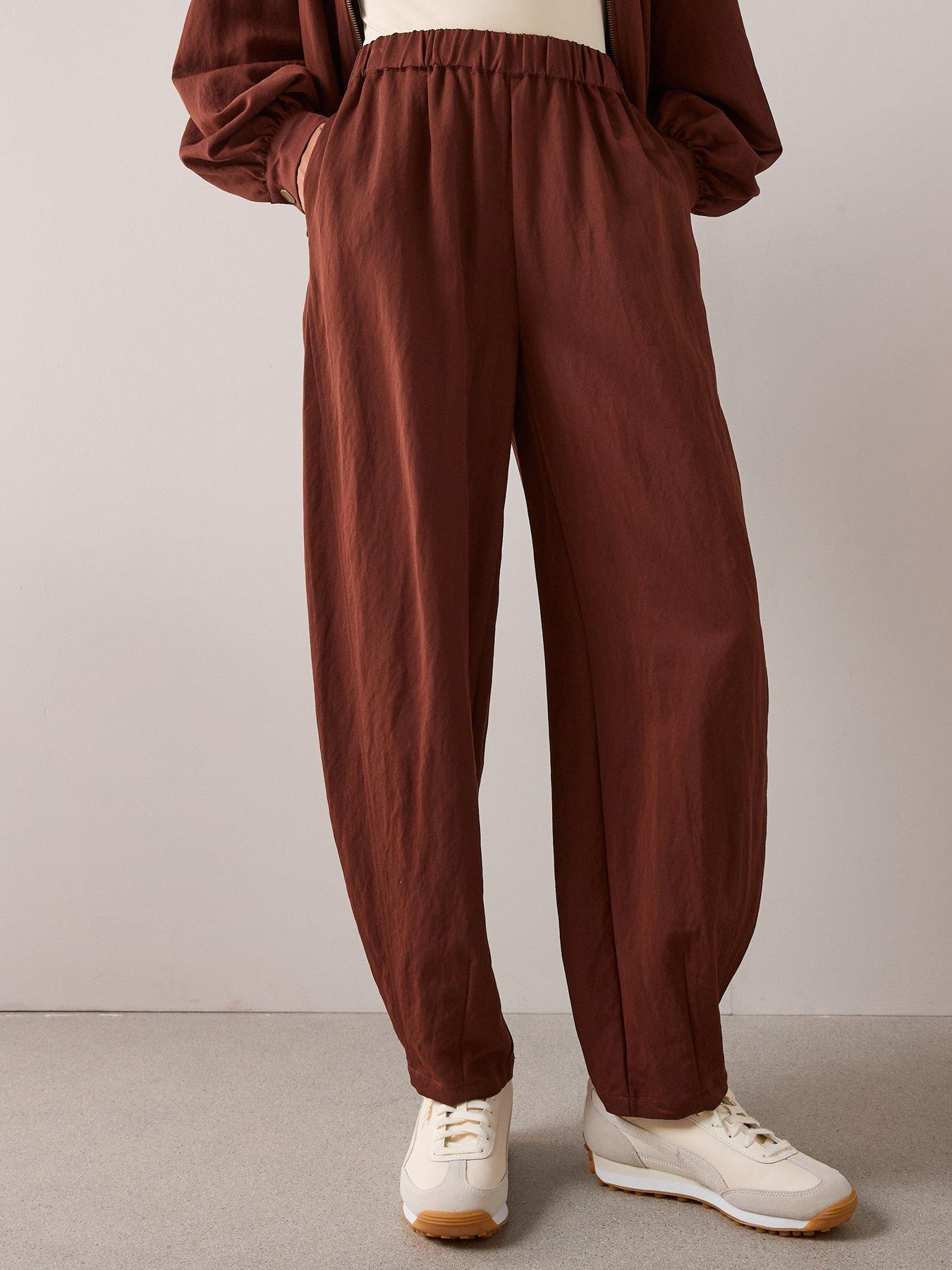 Image 5 of 6 of The Very Collection Barrel Co-Ord Jogger - Brown