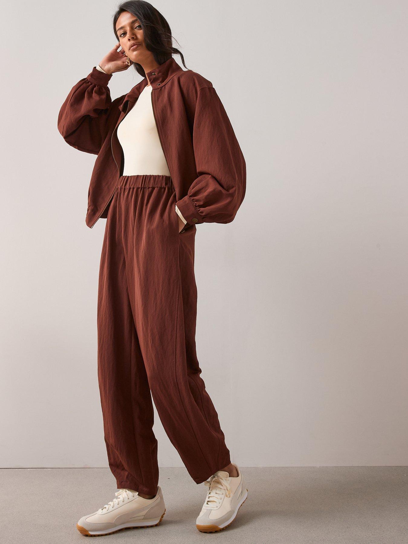 Image 6 of 6 of The Very Collection Barrel Co-Ord Jogger - Brown