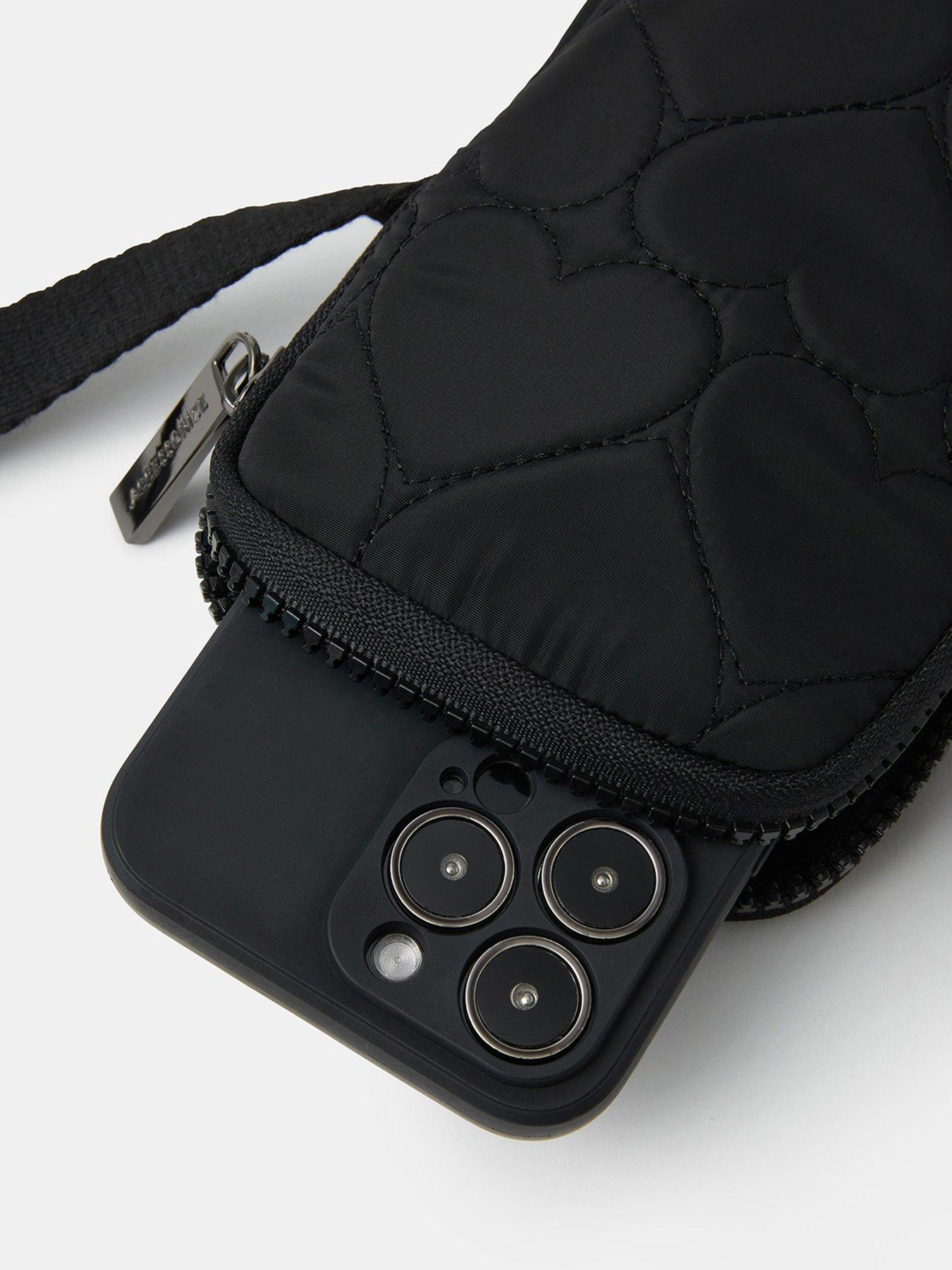 accessorize-heart-quilted-nylon-phone-bag-blackdetail