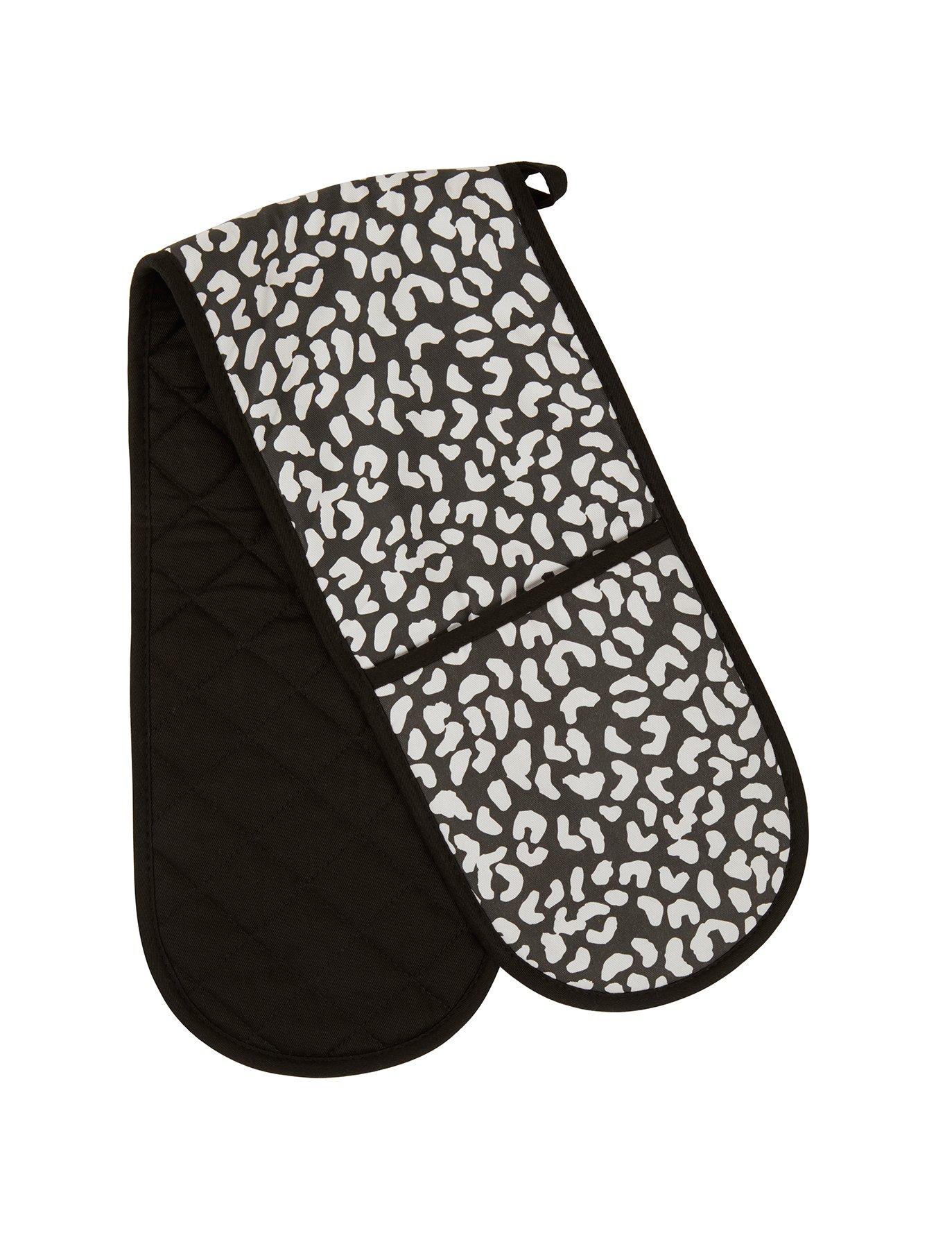 Interiors By Premier London Leo Double Oven Glove