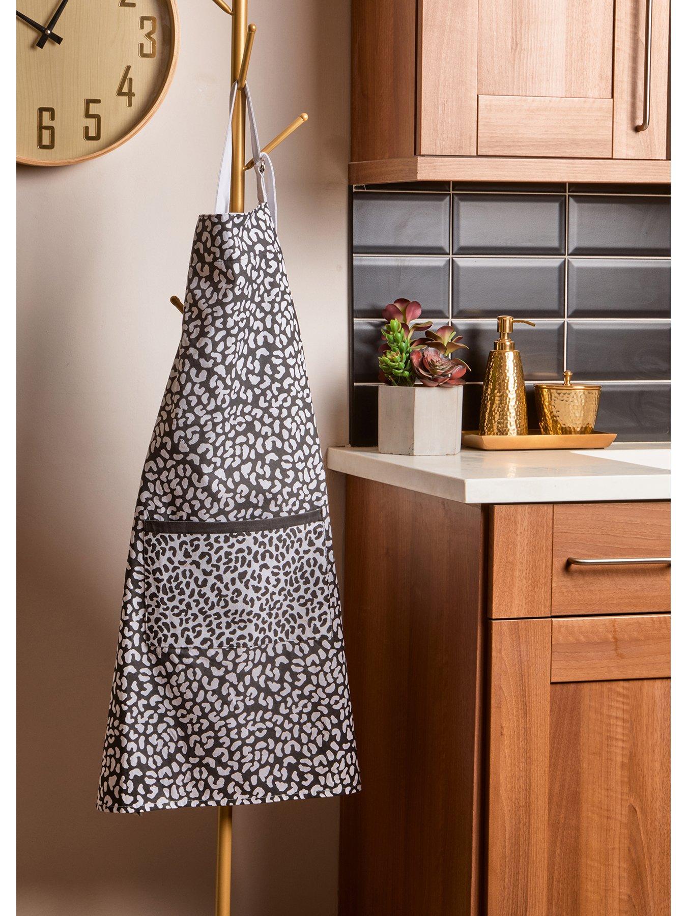 interiors-by-premier-london-leo-apronfront