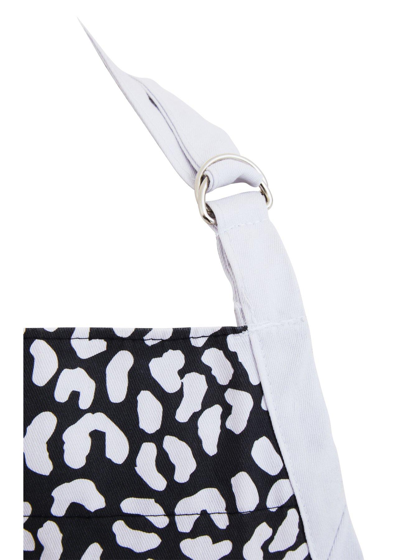 interiors-by-premier-london-leo-apronoutfit