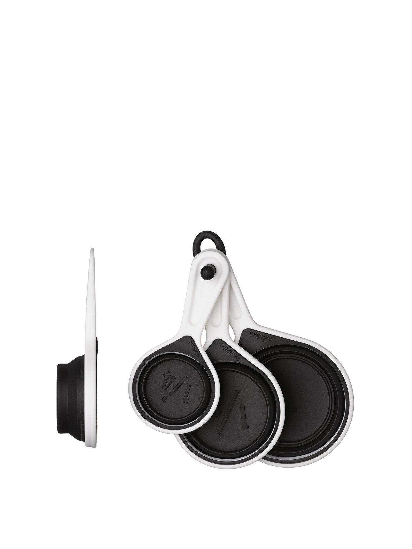 interiors-by-premier-zing-set-of-four-black-silicone-measuring-cupsfront