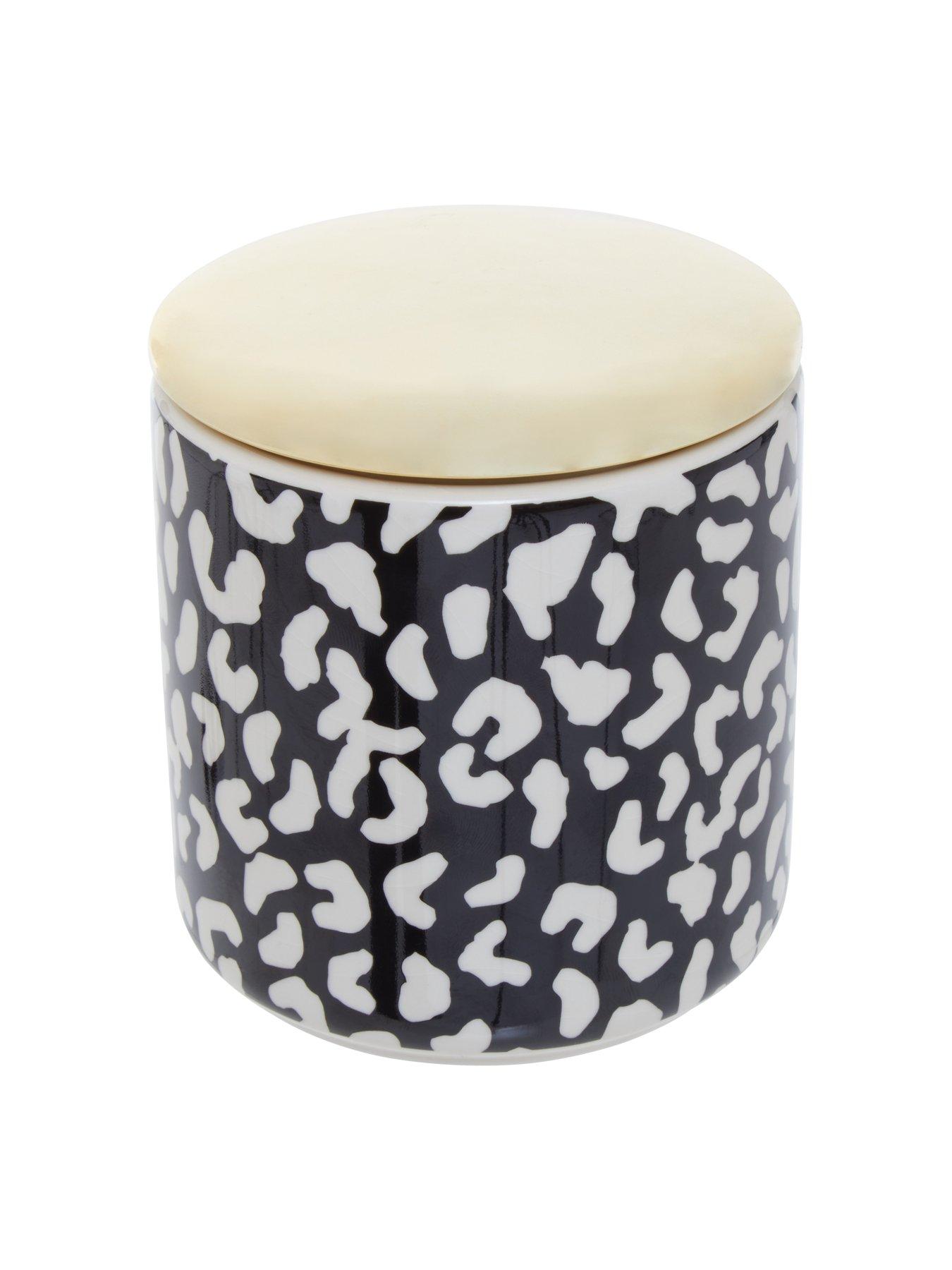 interiors-by-premier-london-leo-medium-canisterback