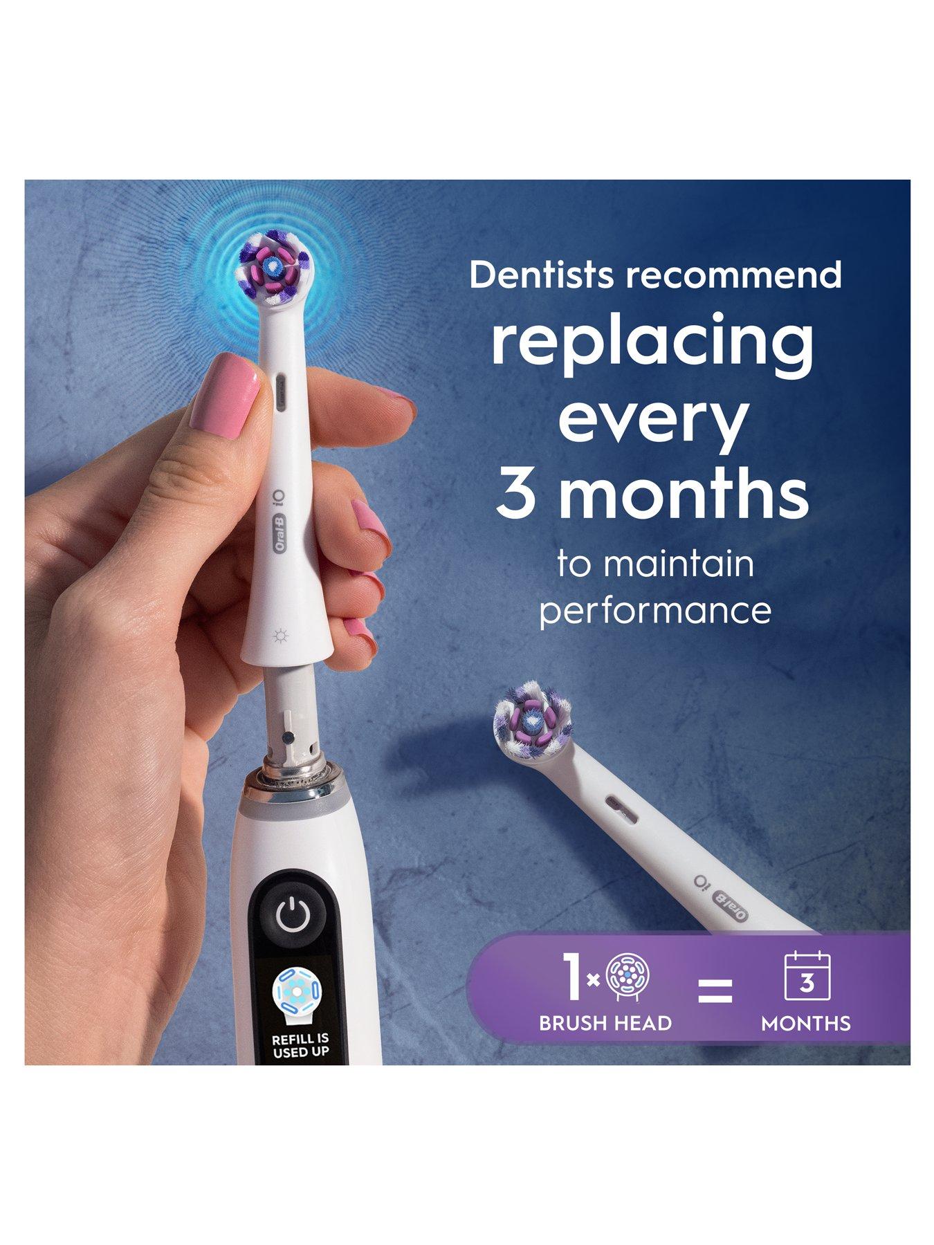 Image 4 of 7 of Oral-B Oral-B iO Radiant White 2ct