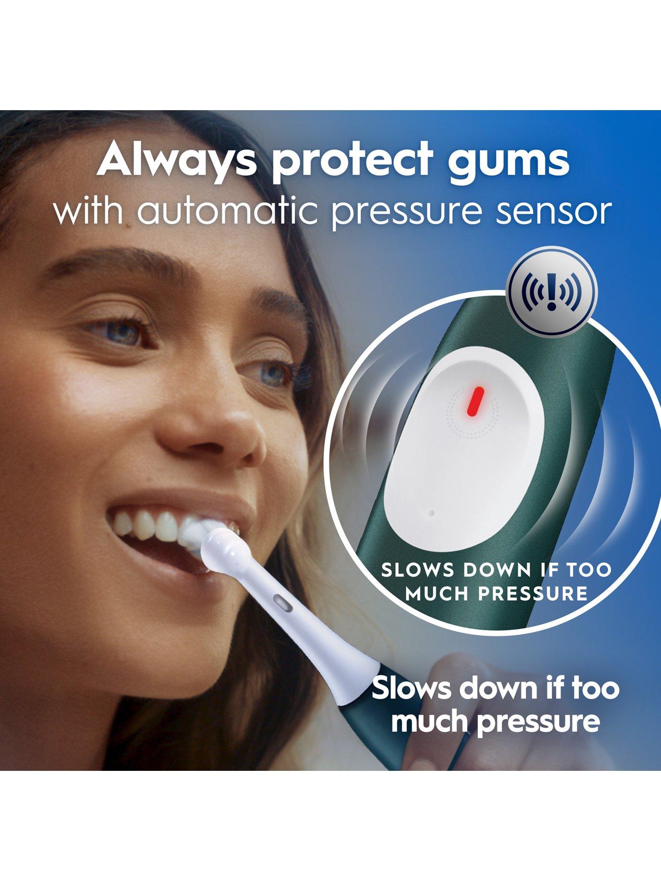 Image 6 of 7 of Oral-B Oral-B iO2 Forest Green Electric Toothbrush
