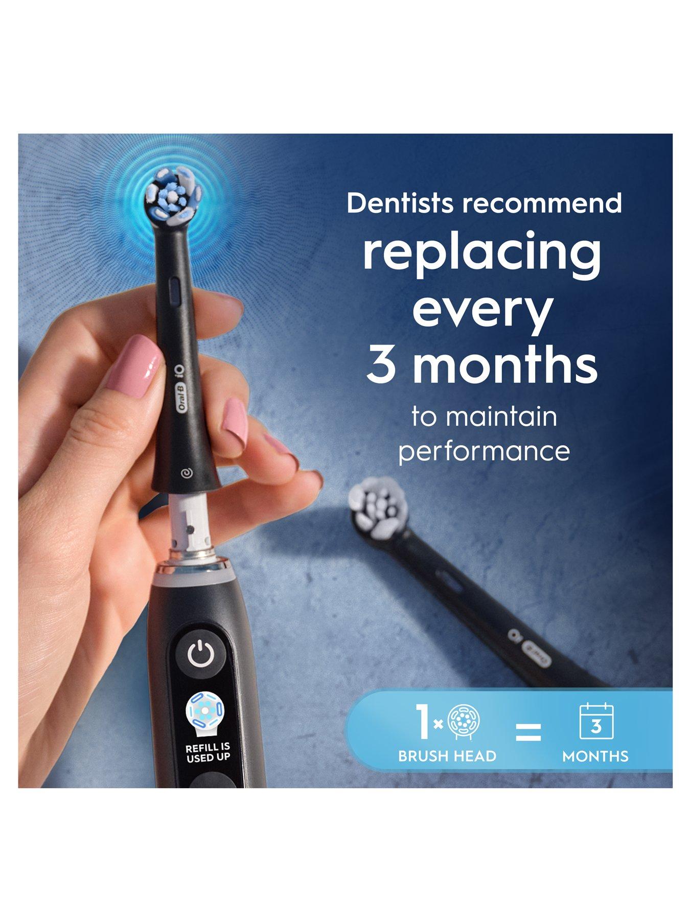Image 4 of 7 of Oral-B Oral-B iO Ultimate Clean Black 4ct