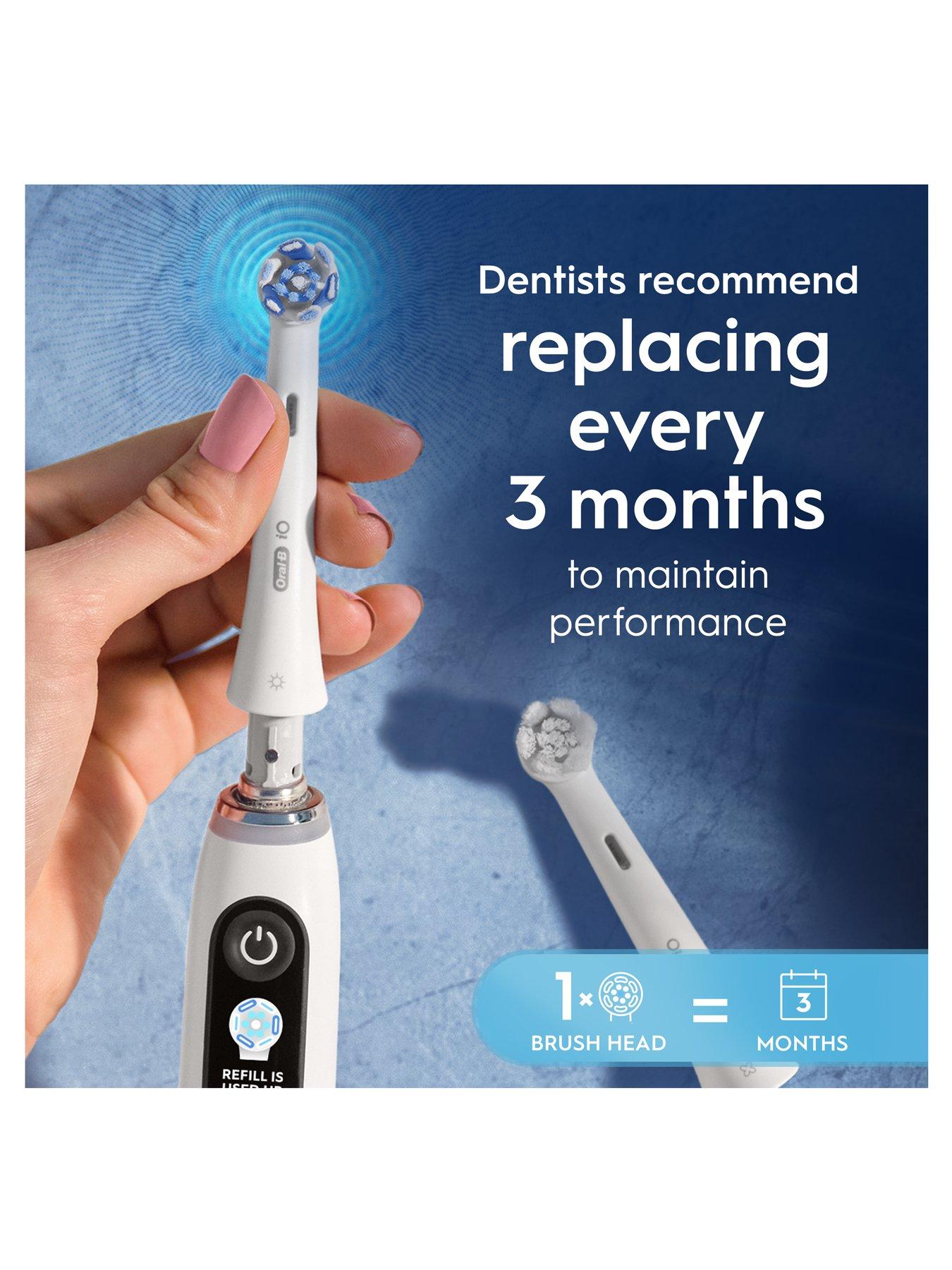 Image 4 of 7 of Oral-B Oral-B iO Ultimate Clean White 2ct