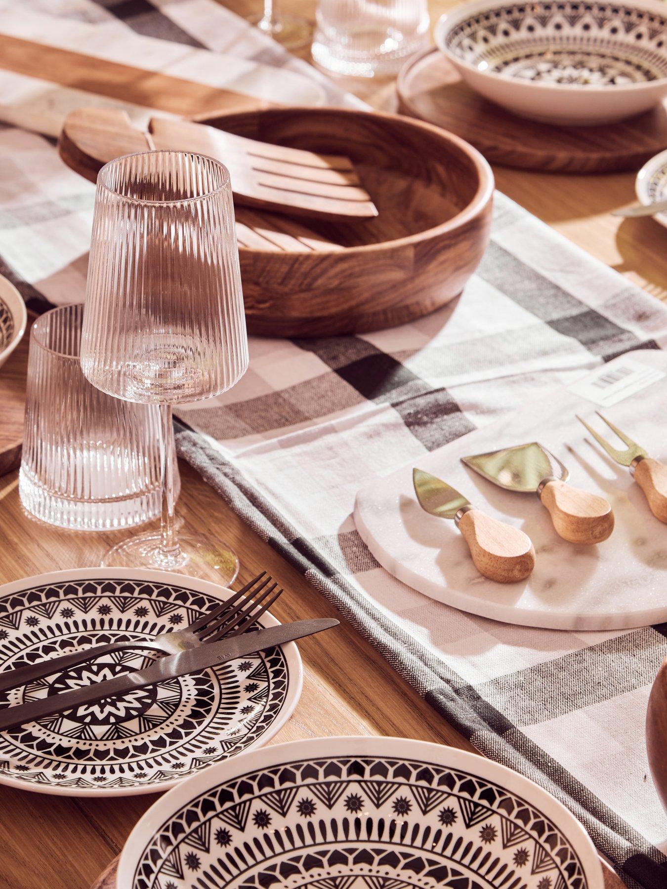 interiors-by-premier-eldon-set-of-four-ribbed-wine-glassesdetail