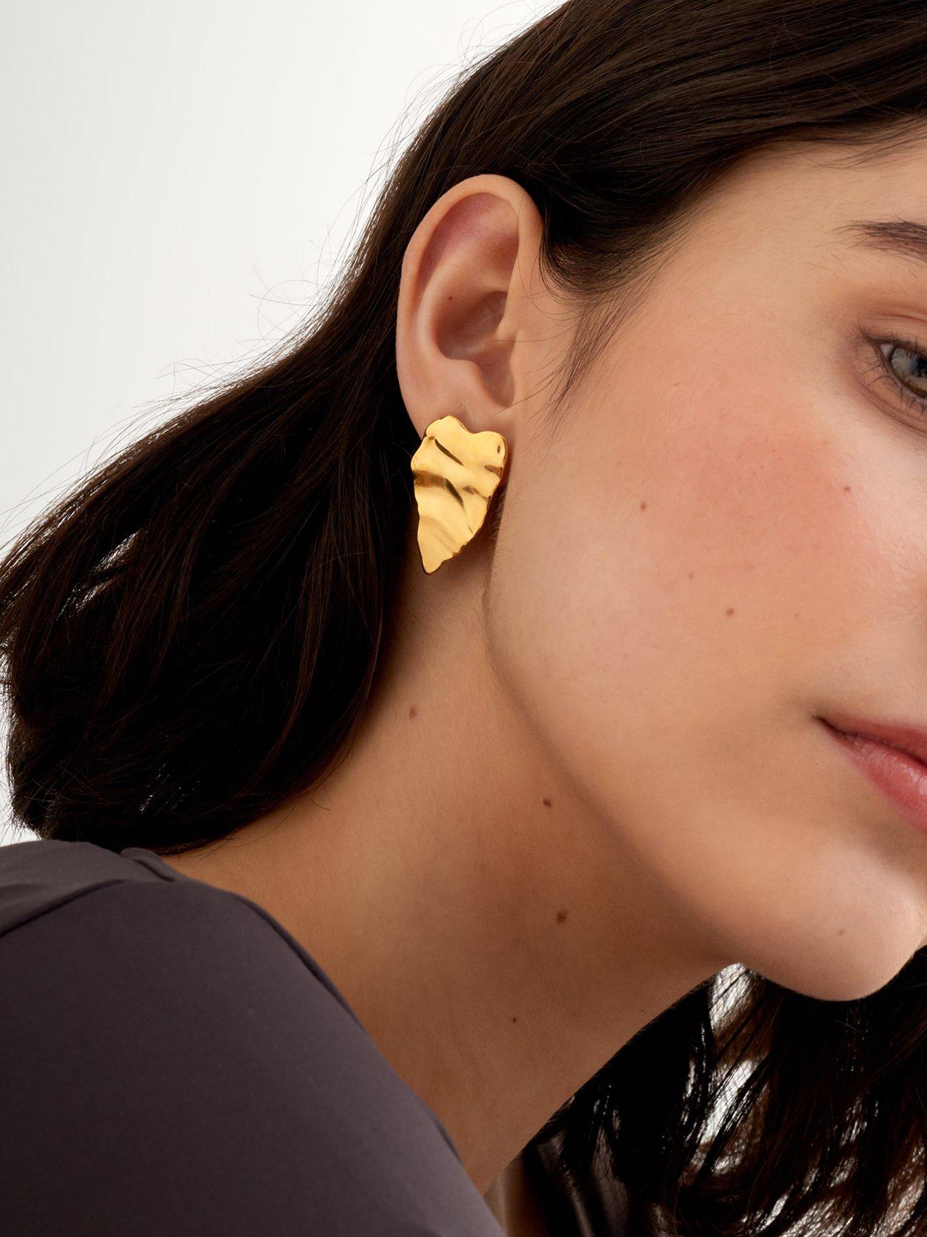 katie-loxton-molten-heart-oversized-earrings-gold-coated-33cm-x-2cm-x-02cm