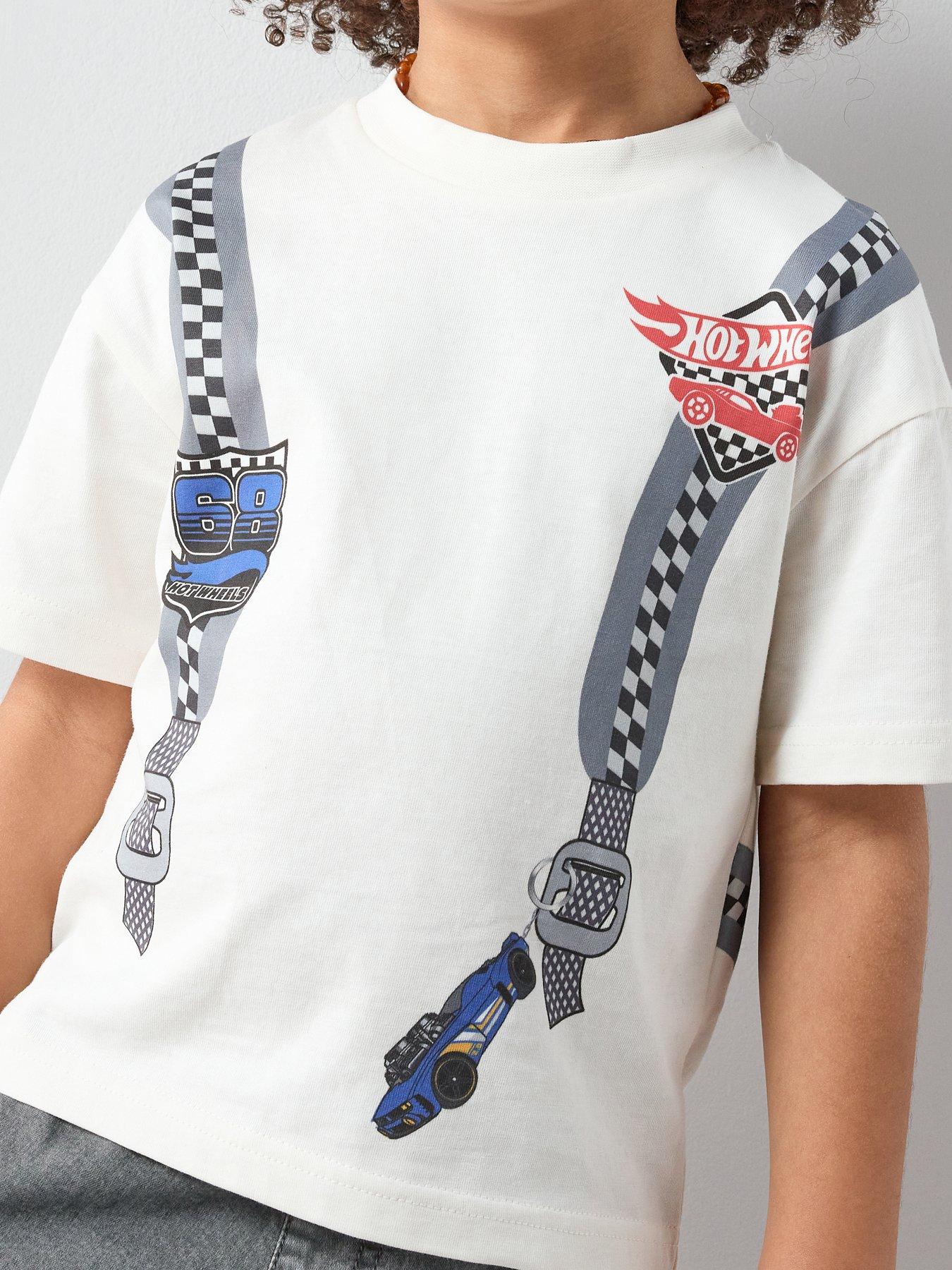 the-very-collection-hot-wheels-backpack-print-t-shirt-whiteoutfit