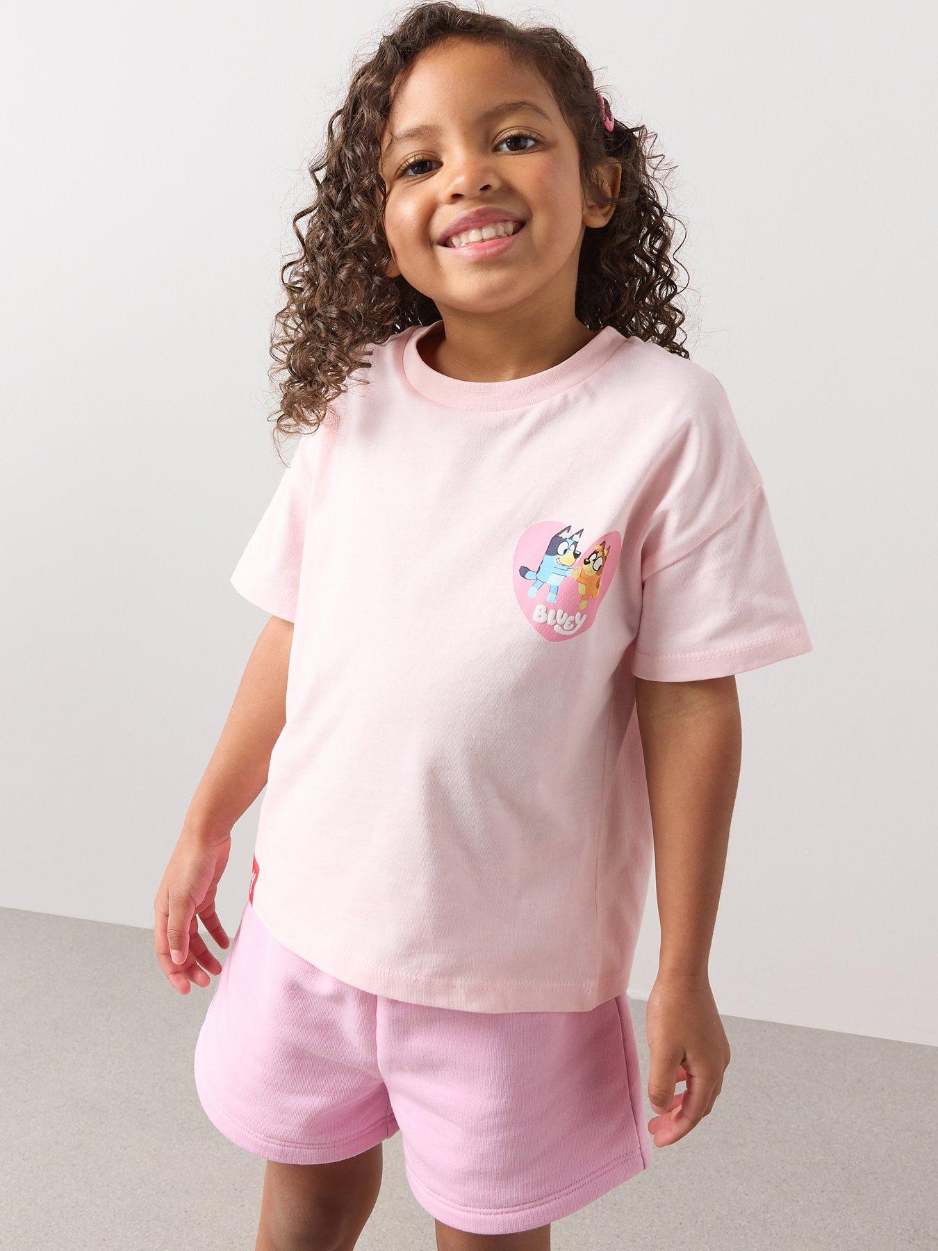 bluey-bluey-heart-back-print-t-shirt-pinkstillFront