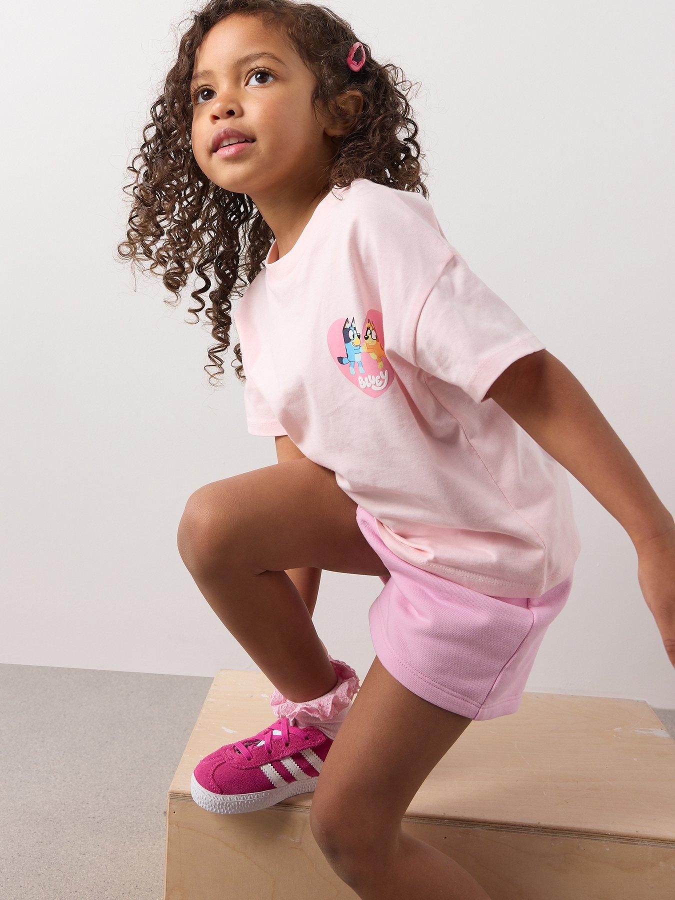 bluey-bluey-heart-back-print-t-shirt-pinkdetail