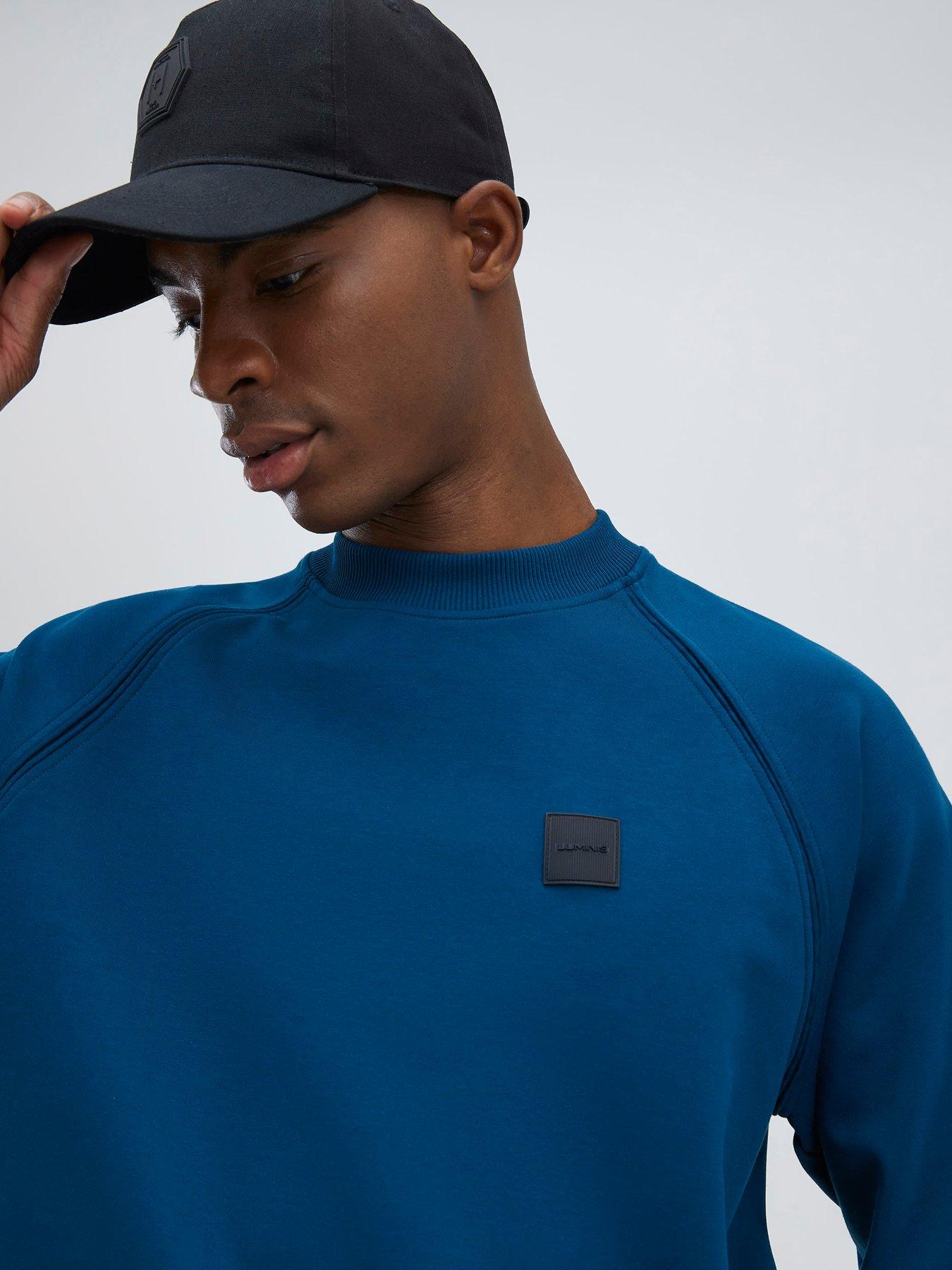 river-island-luminus-back-graphic-crew-sweatshirt-blueoutfit