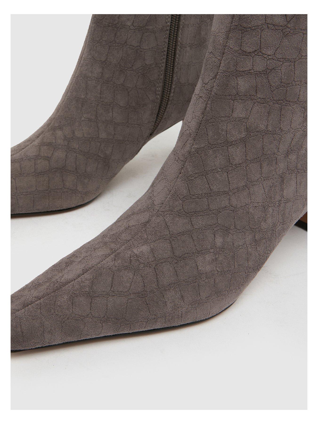 schuh-bethal-set-back-heel-bootsnbsp--greyoutfit