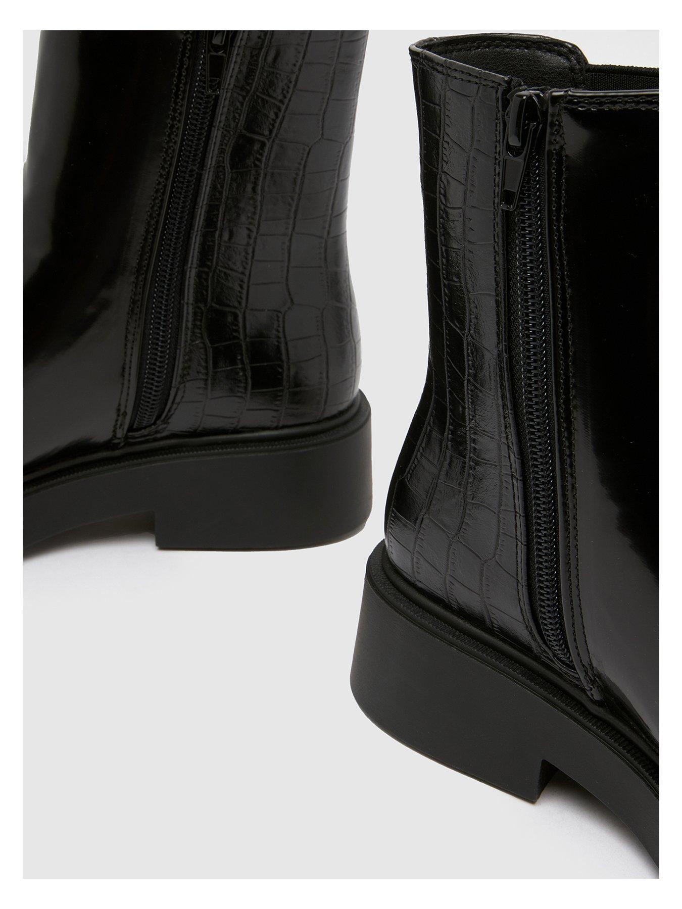 schuh-wide-fit-amia-ankle-boot-blackoutfit