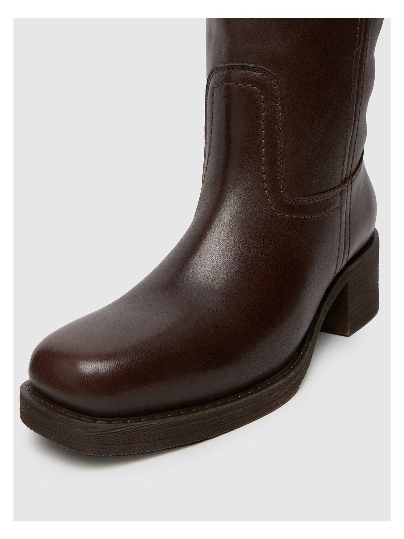 schuh-damari-leather-pull-on-boot-brownoutfit