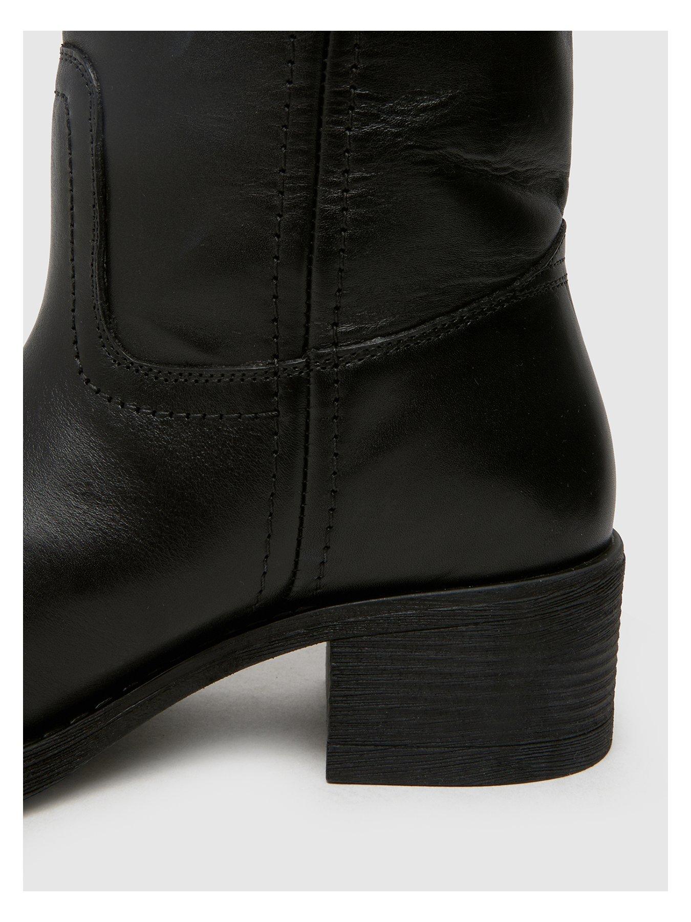 schuh-damari-knee-boots-blackoutfit