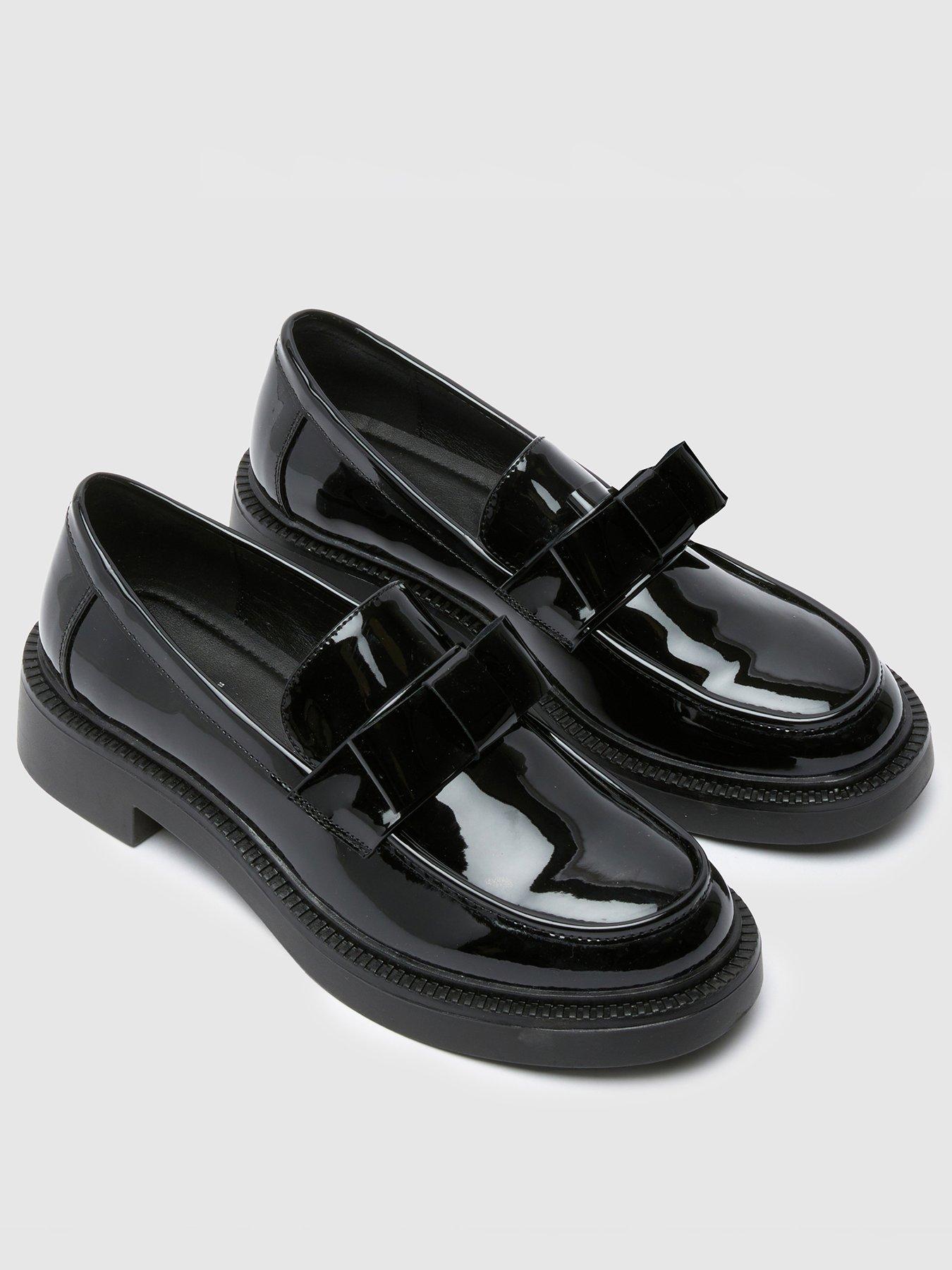 schuh-lidia-patent-bow-loafer-blackstillFront