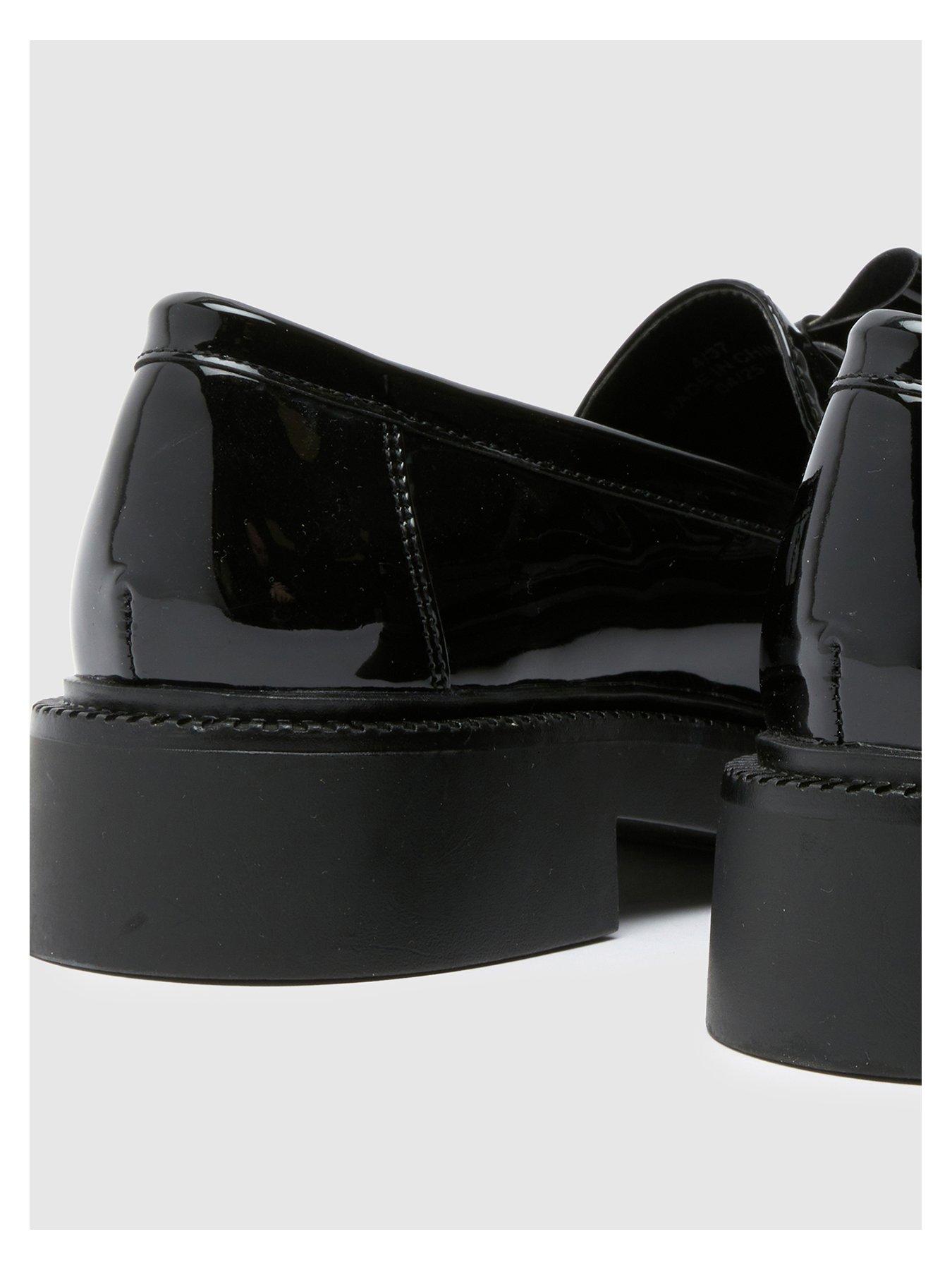 schuh-lidia-patent-bow-loafer-blackoutfit
