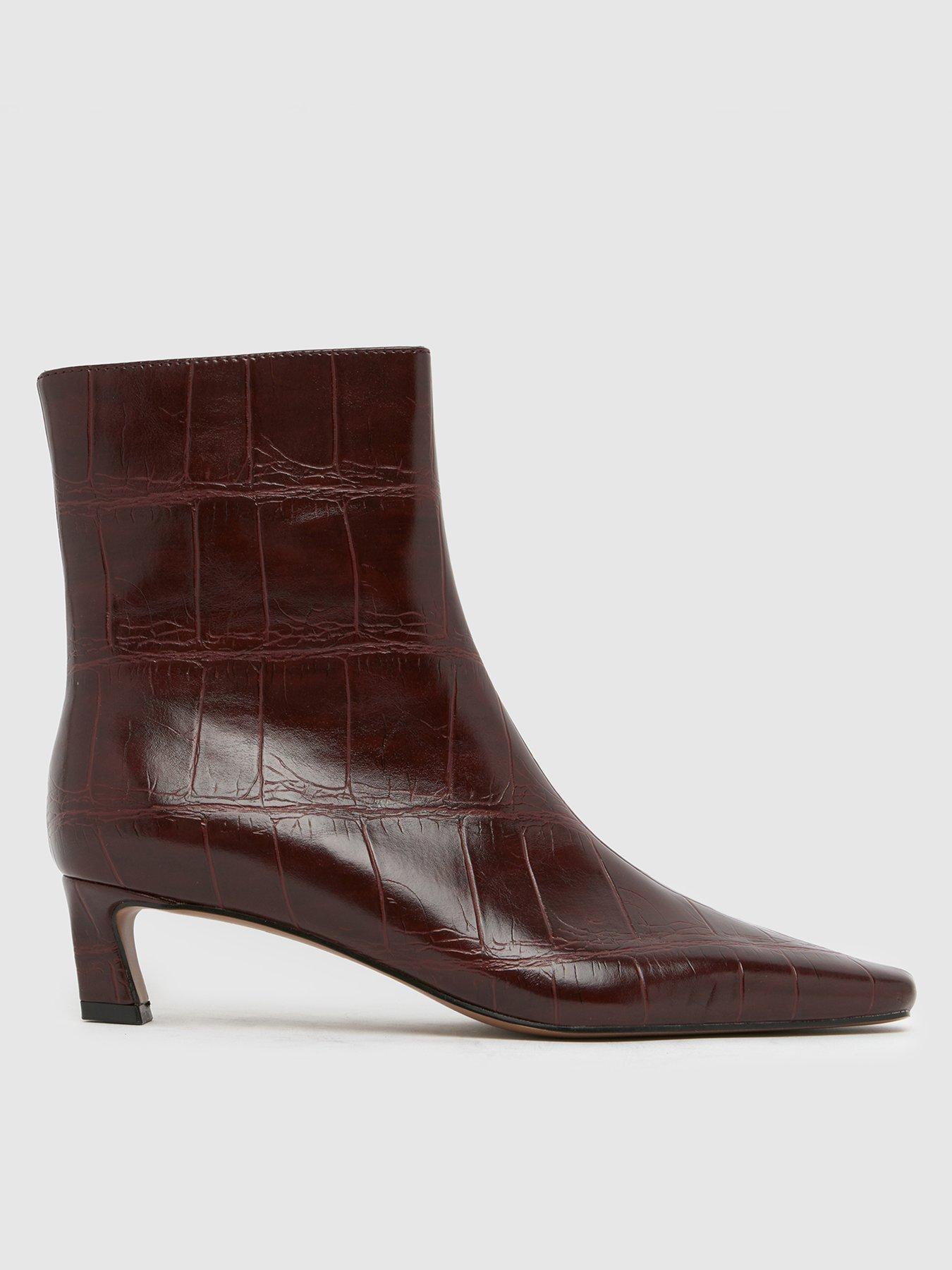 Schuh Bexley Kitten Heel Boot - Red