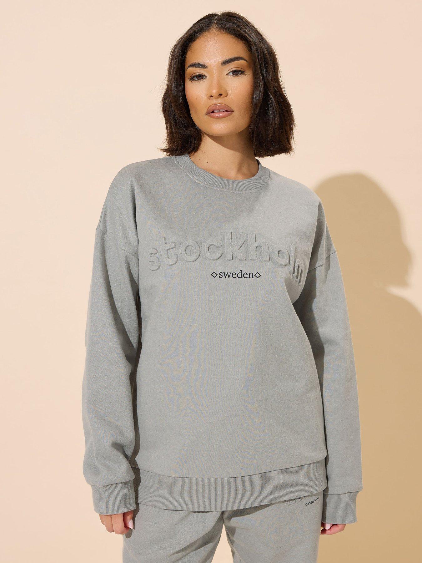 pixiegirl-petite-stockholm-embossed-sweatshirt-greyoutfit