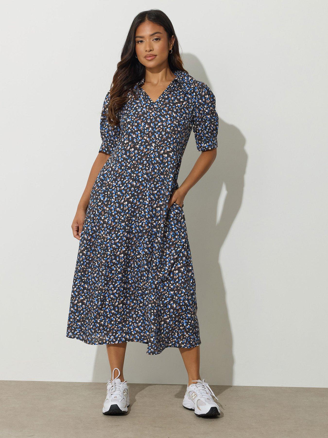 Image 3 of 4 of PixieGirl Petite Geo Spot Collar Midaxi Dress - Black