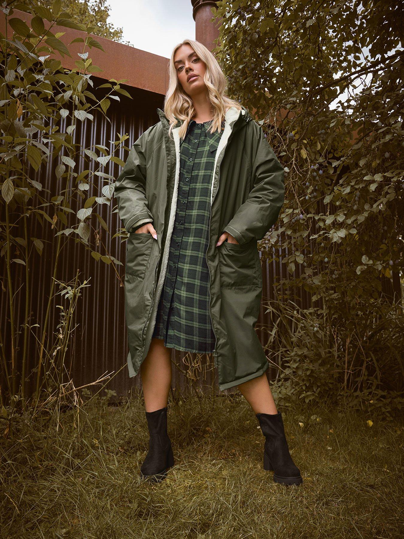 Yours Curve Waterproof Changing Robe - Green