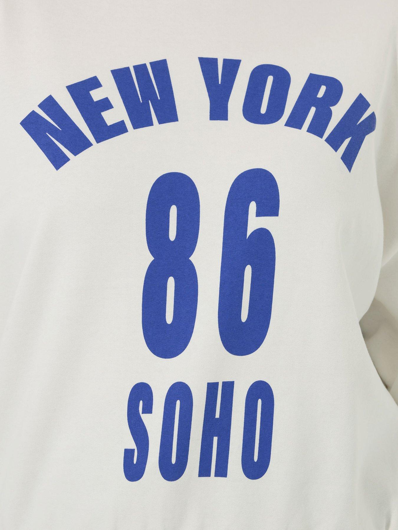 yours-curve-new-york-soho-crew-neck-sweatshirt-whiteoutfit