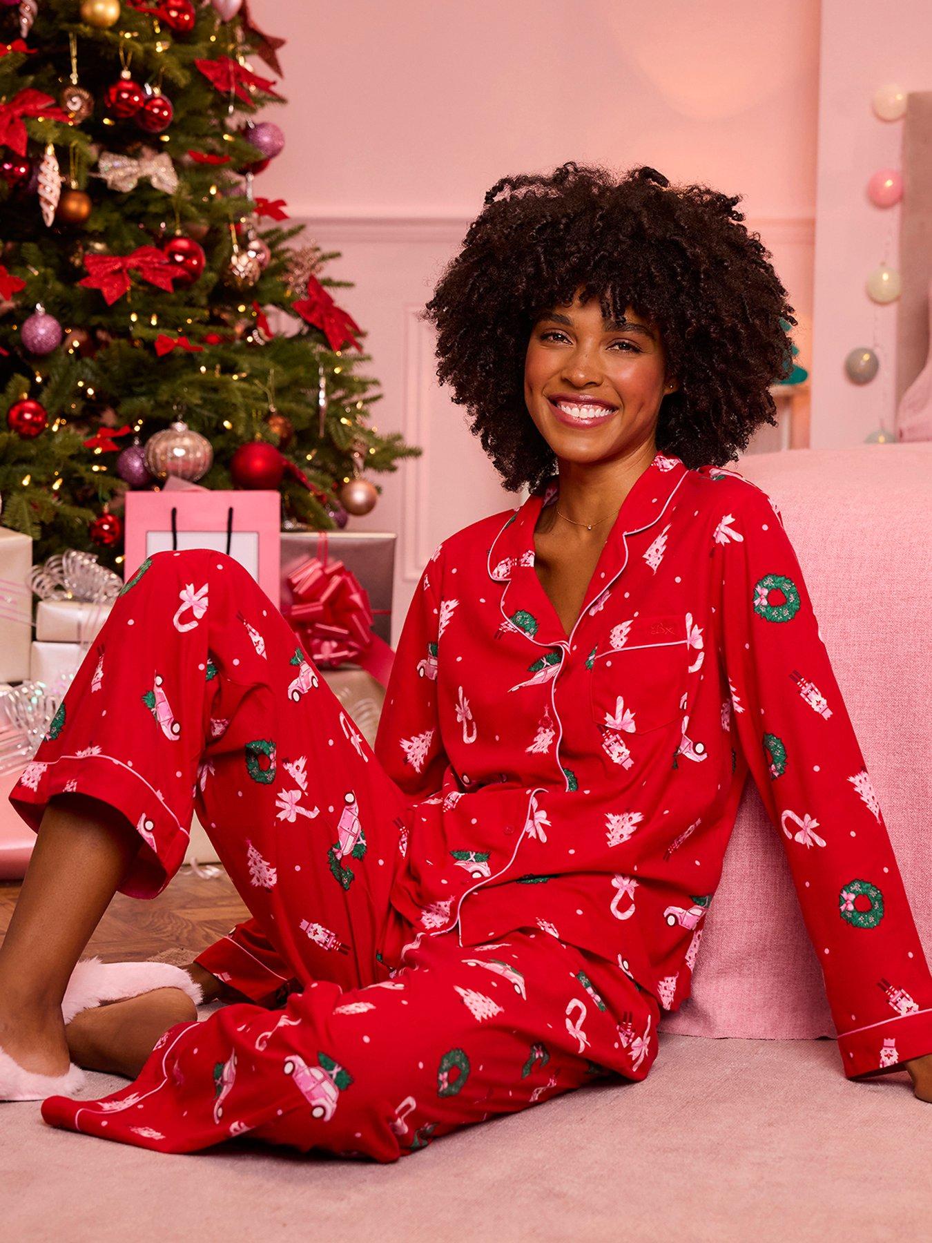 boux-avenue-xmas-scene-pj-in-a-bag-red