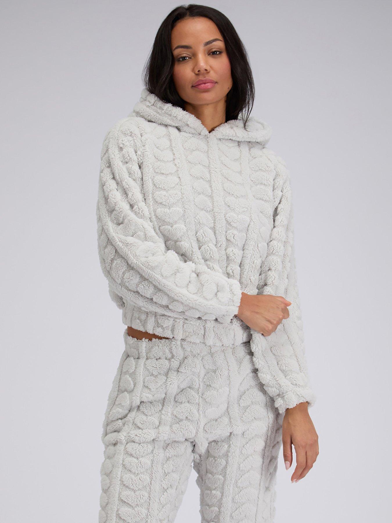boux-avenue-fluffy-heart-lounge-set-greyoutfit