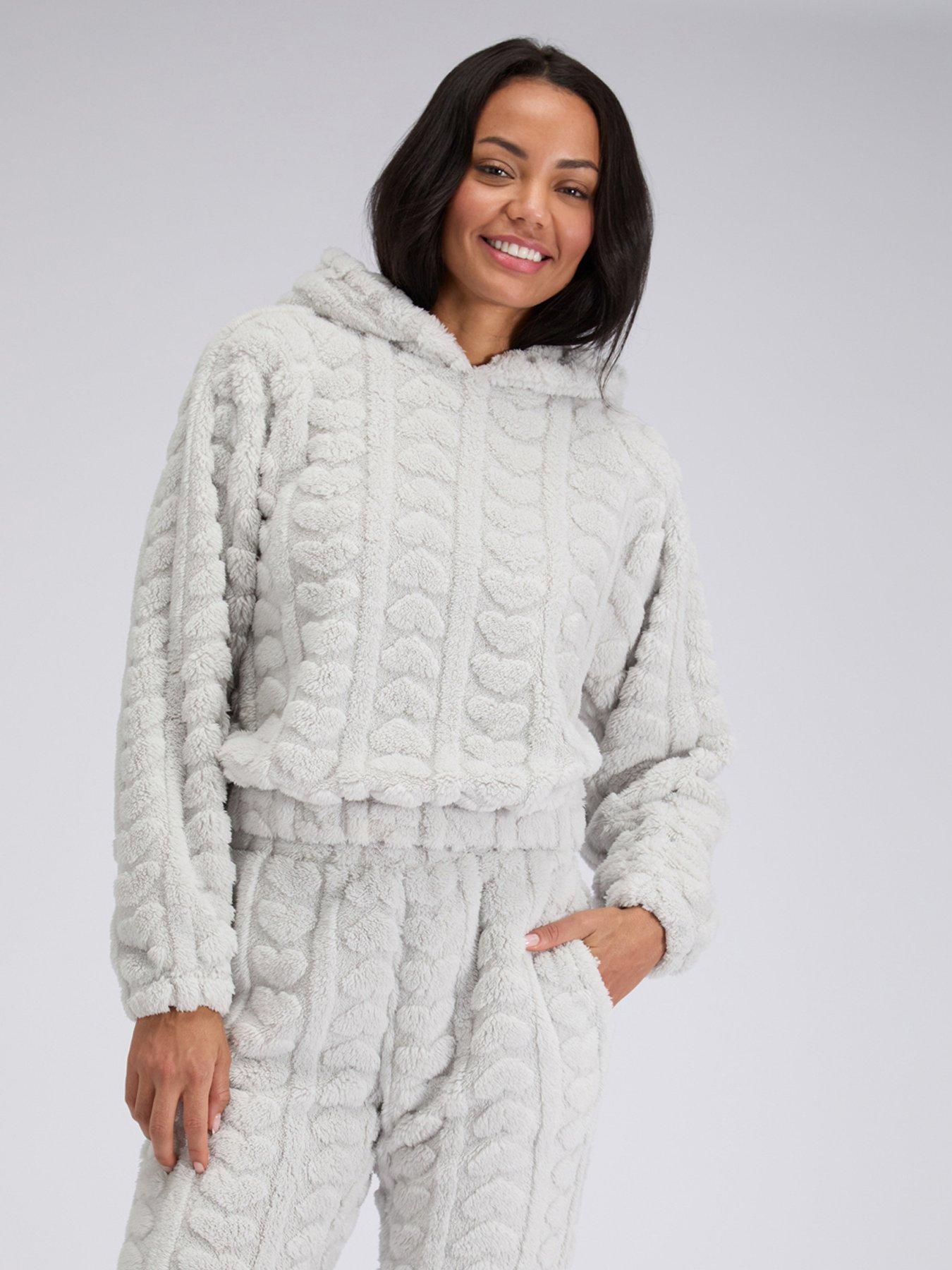 boux-avenue-fluffy-heart-lounge-set-greydetail