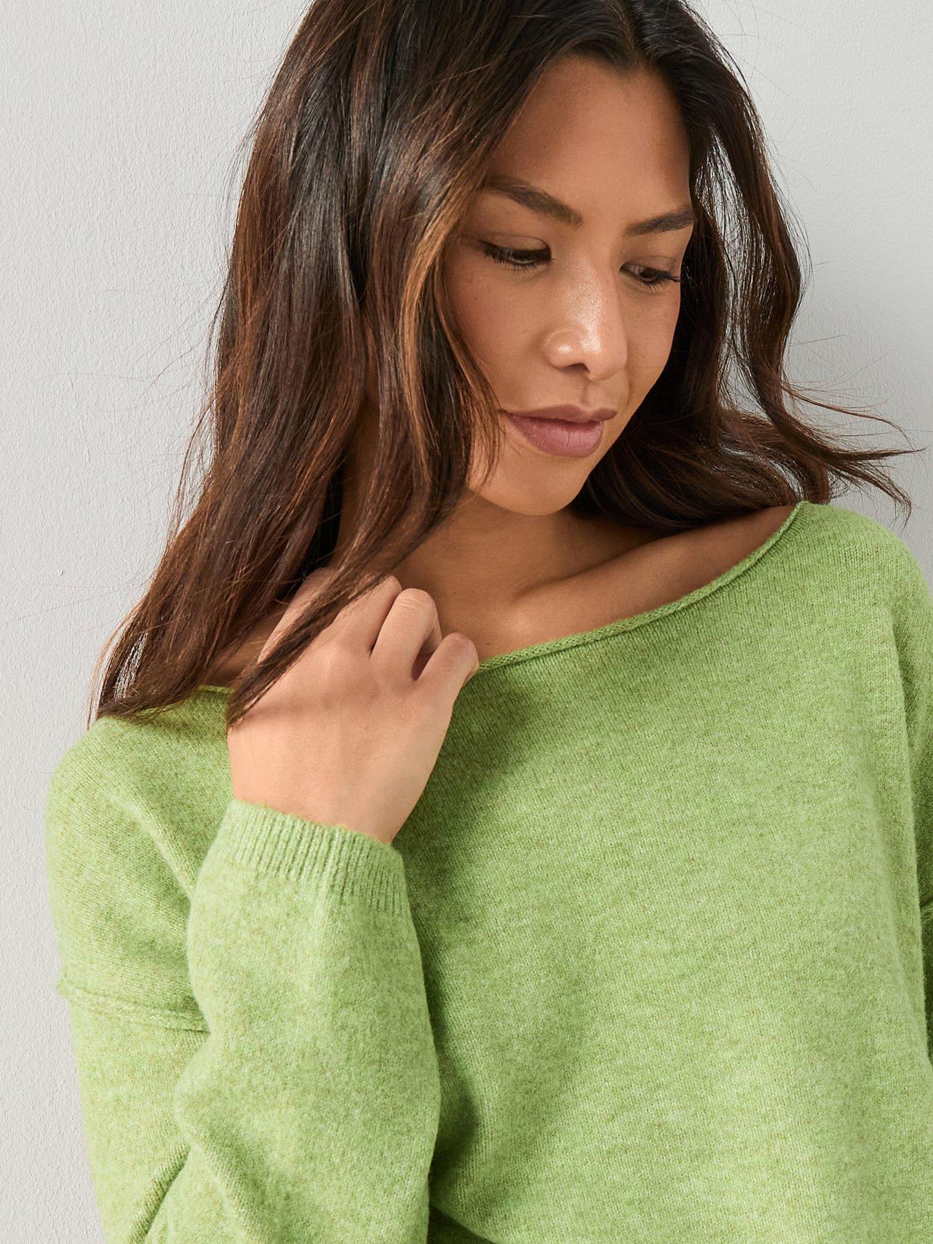 the-very-collection-off-shoulder-jumper-with-wool-greenoutfit