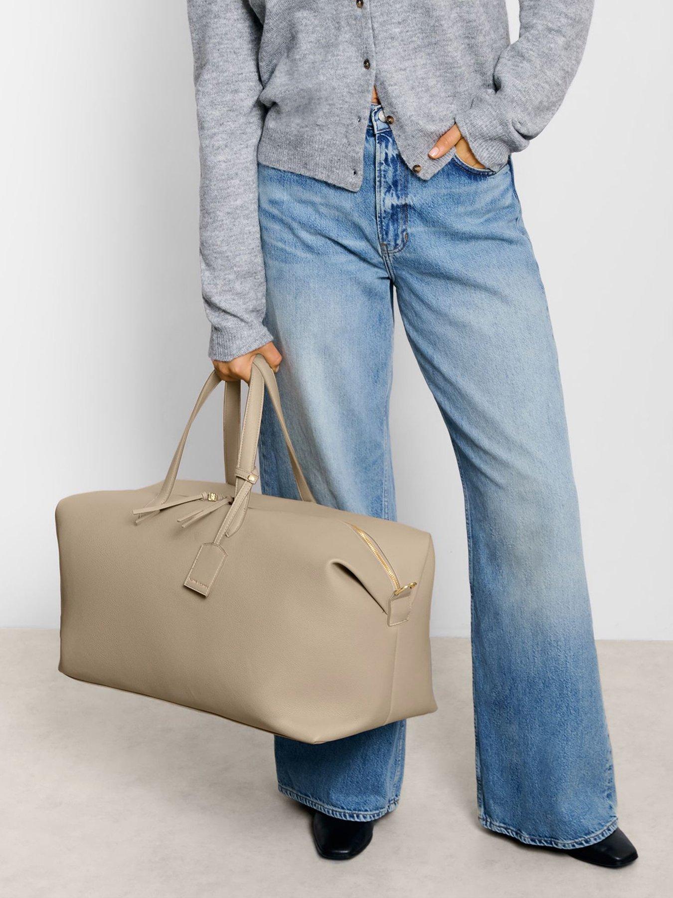 katie-loxton-charm-weekend-holdall-taupe