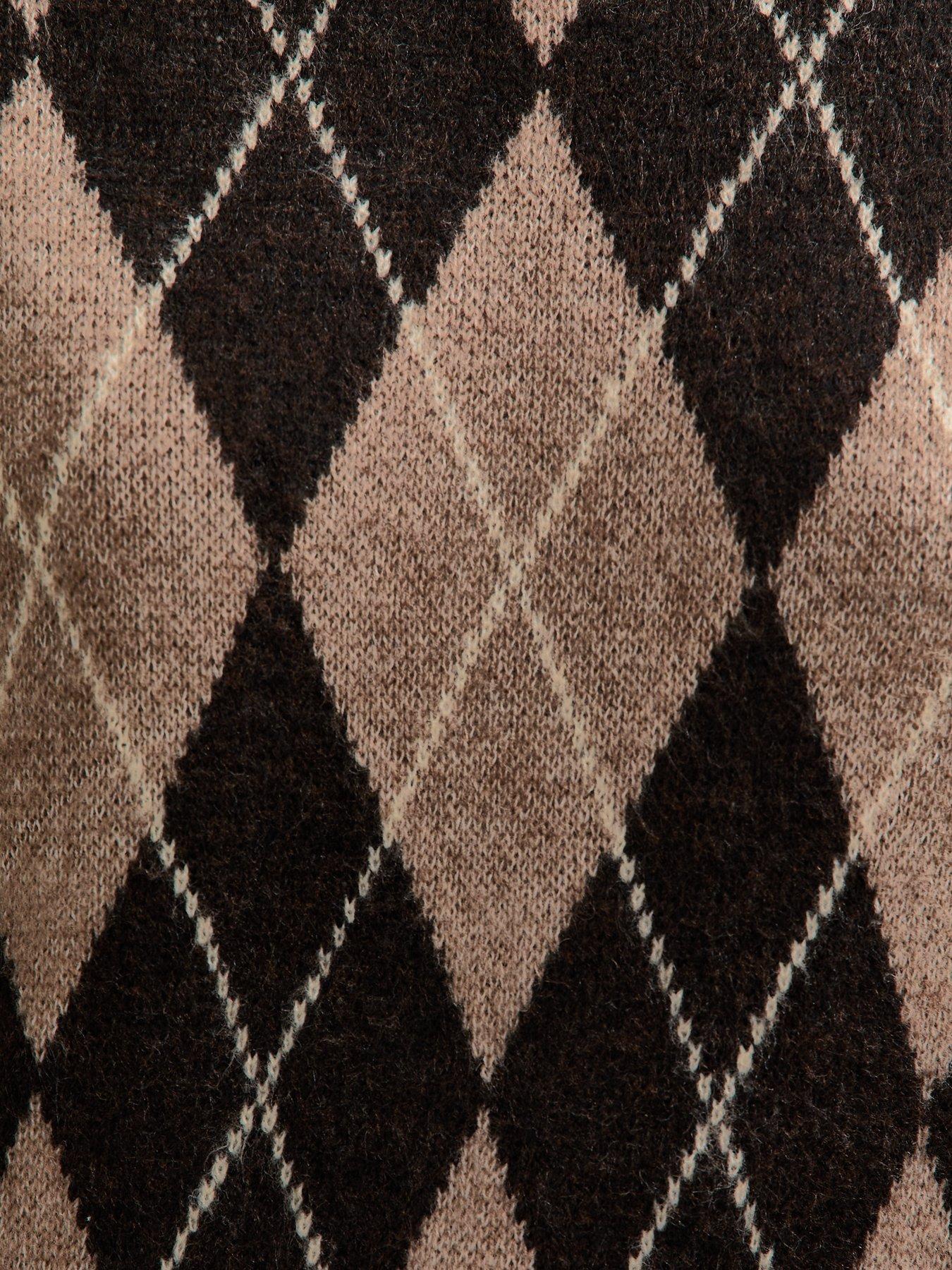 new-look-argyle-crew-neck-midweight-knit-jumper-browndetail
