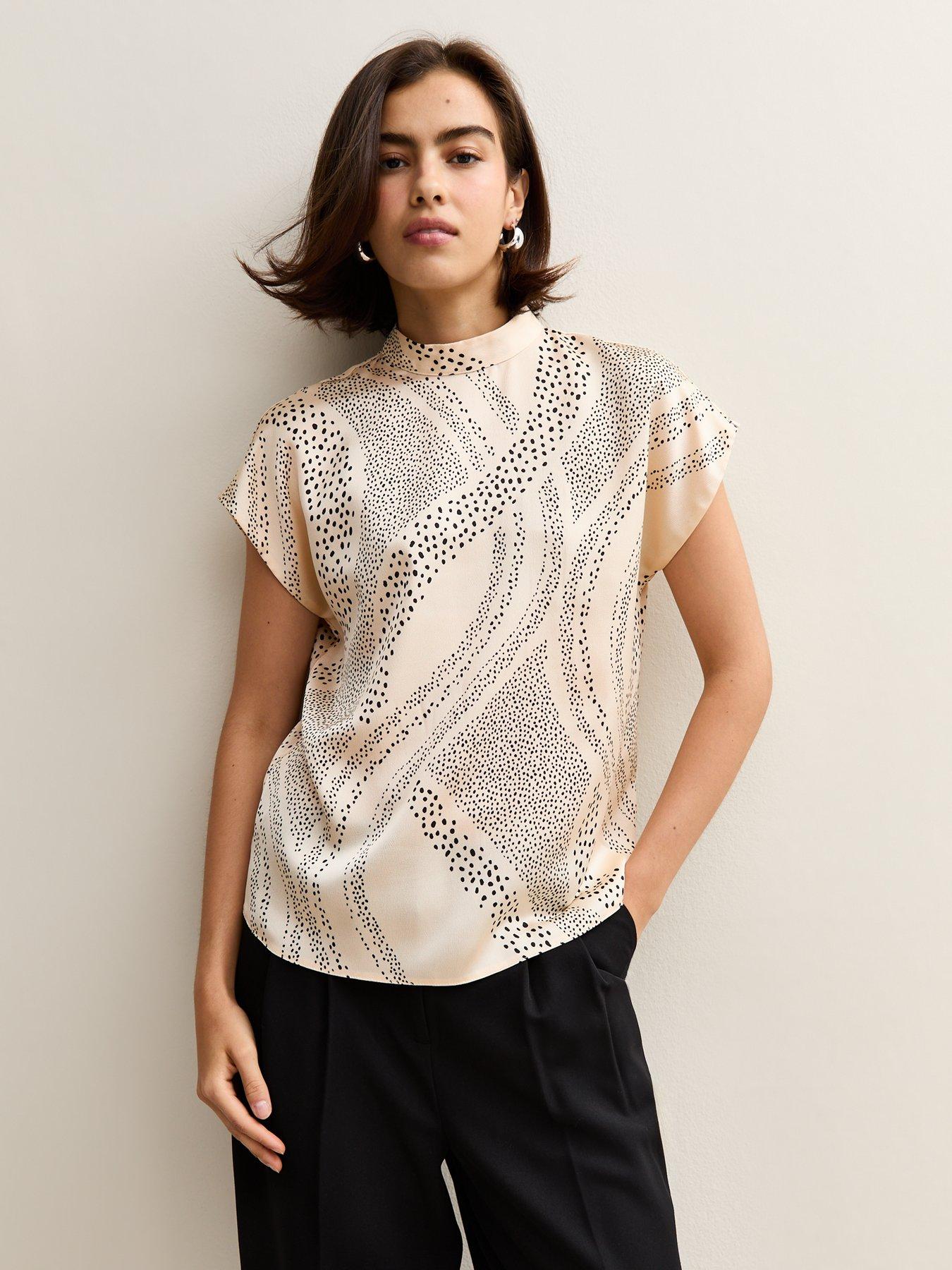 New Look Swirl Polka Dot Print T-Shirt - Cream