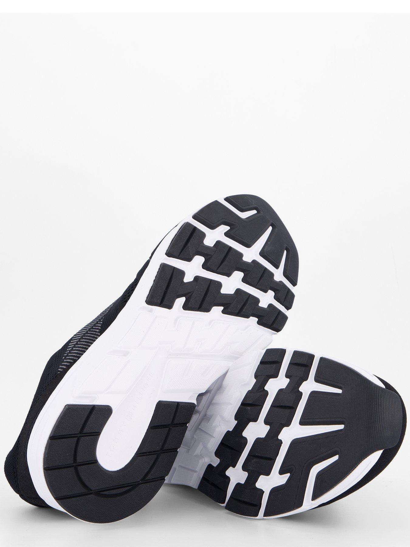Image 4 of 7 of Tommy Hilfiger Modern Comfort Run Tech Knit Trainers - Black