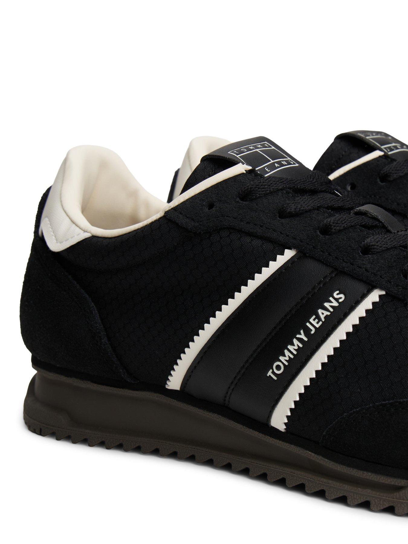 Image 6 of 6 of Tommy Jeans Cleated Retro Runner Trainers - Black