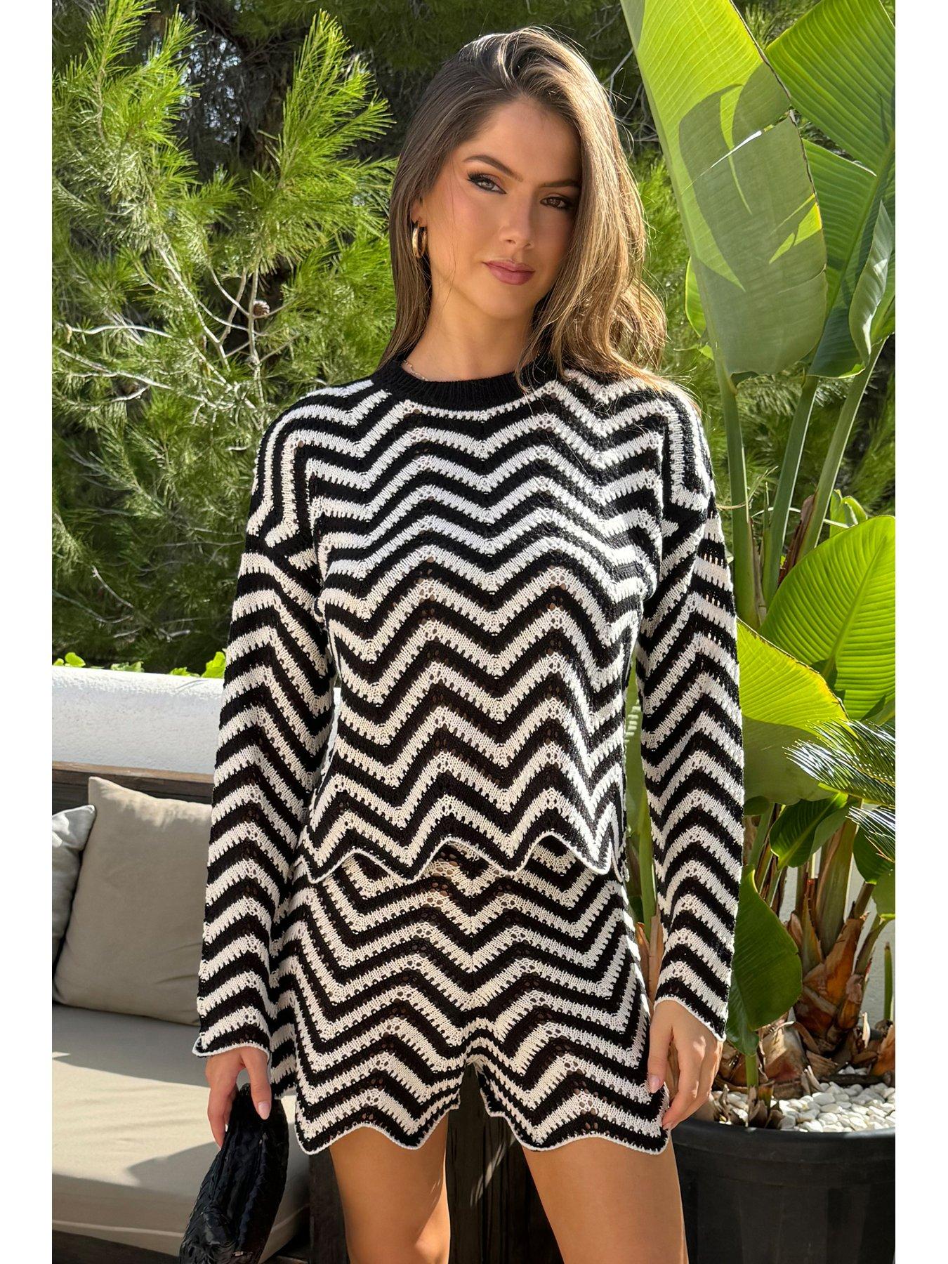 ax-paris-black-and-white-zig-zag-crochet-shorts-multifront