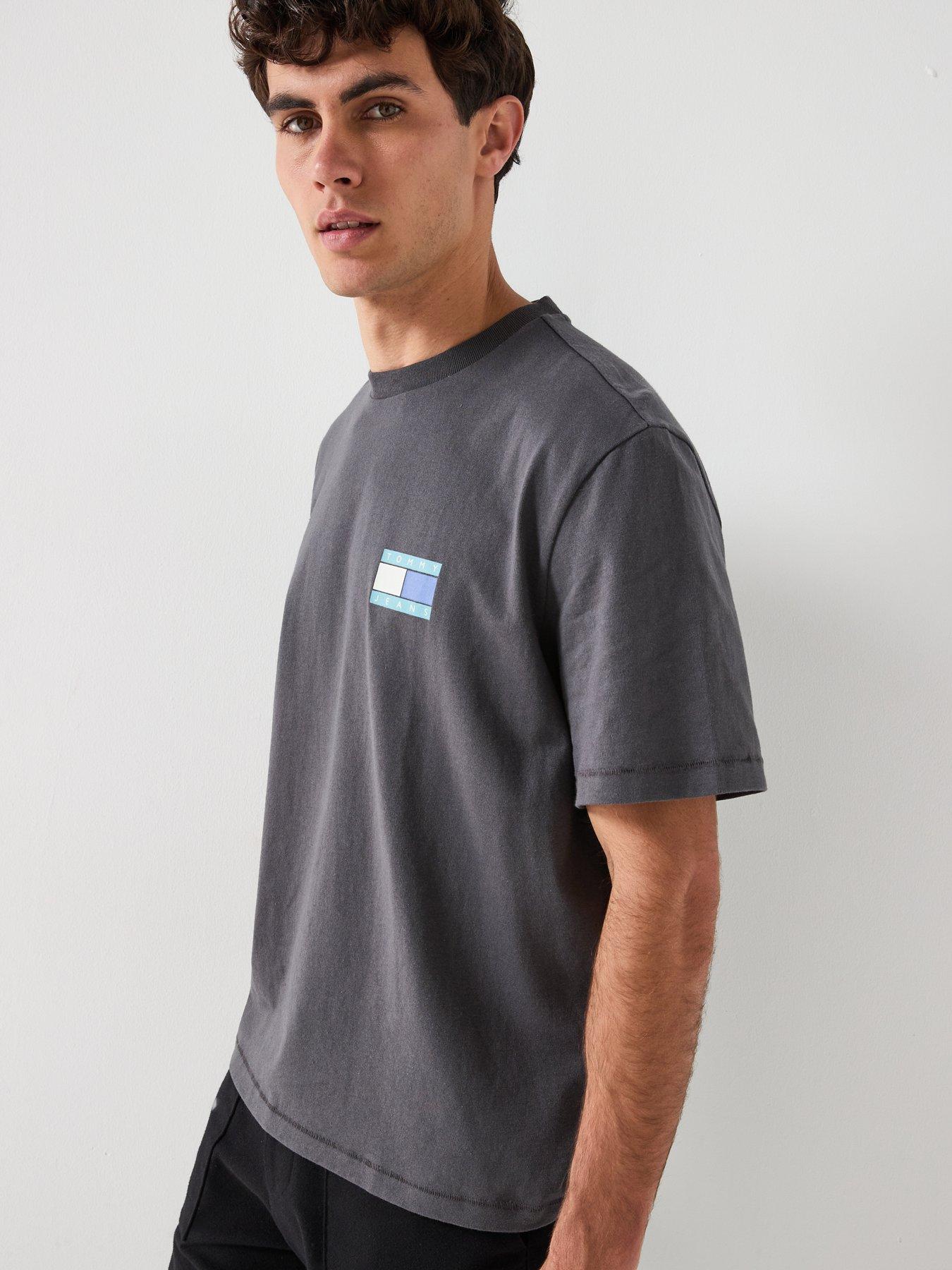 tommy-jeans-90s-peaks-backprint-washed-t-shirt-blackoutfit