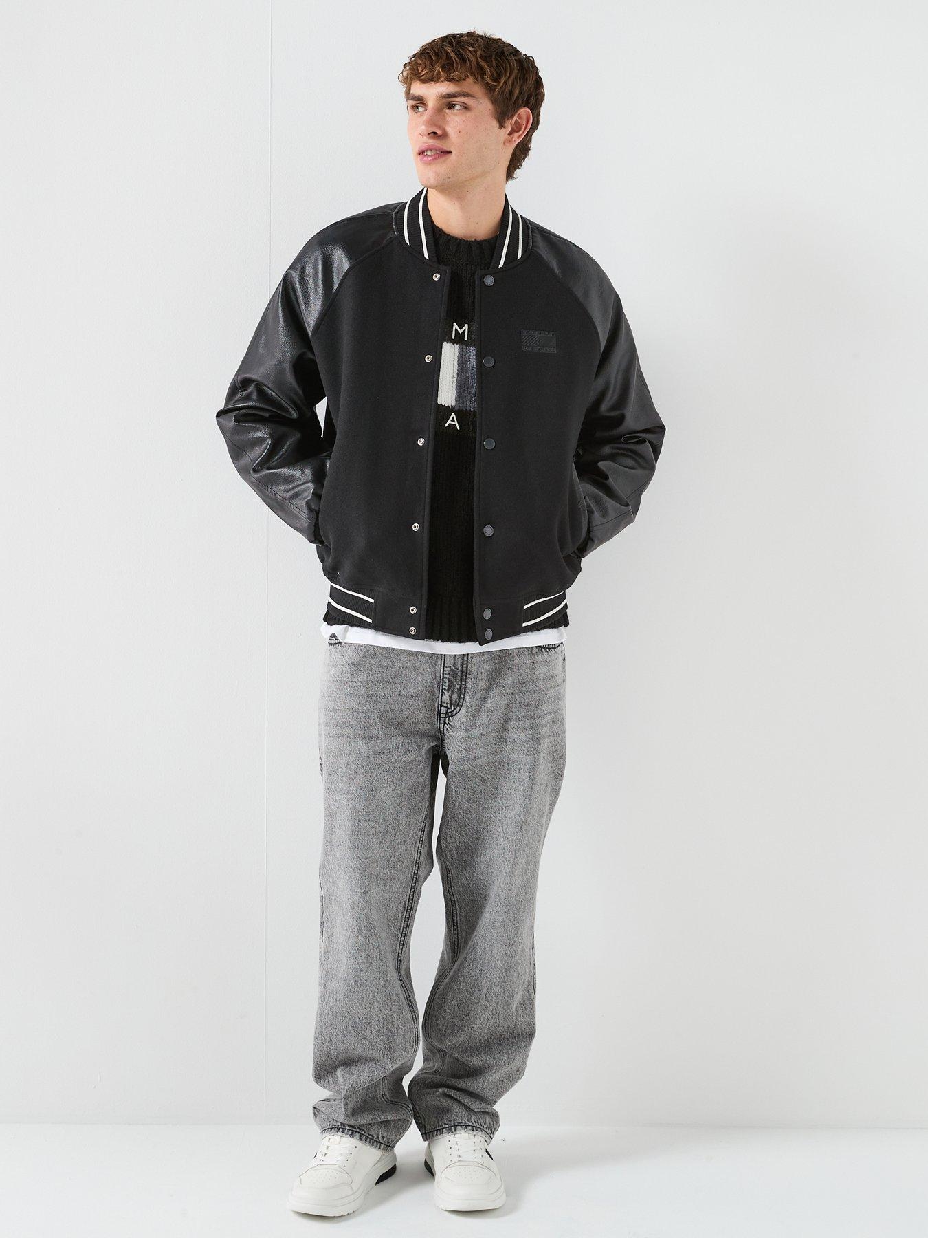 Image 3 of 6 of Tommy Jeans Tommy Jeans Regular Fit Flag Bearer Knitted Jumper - Black