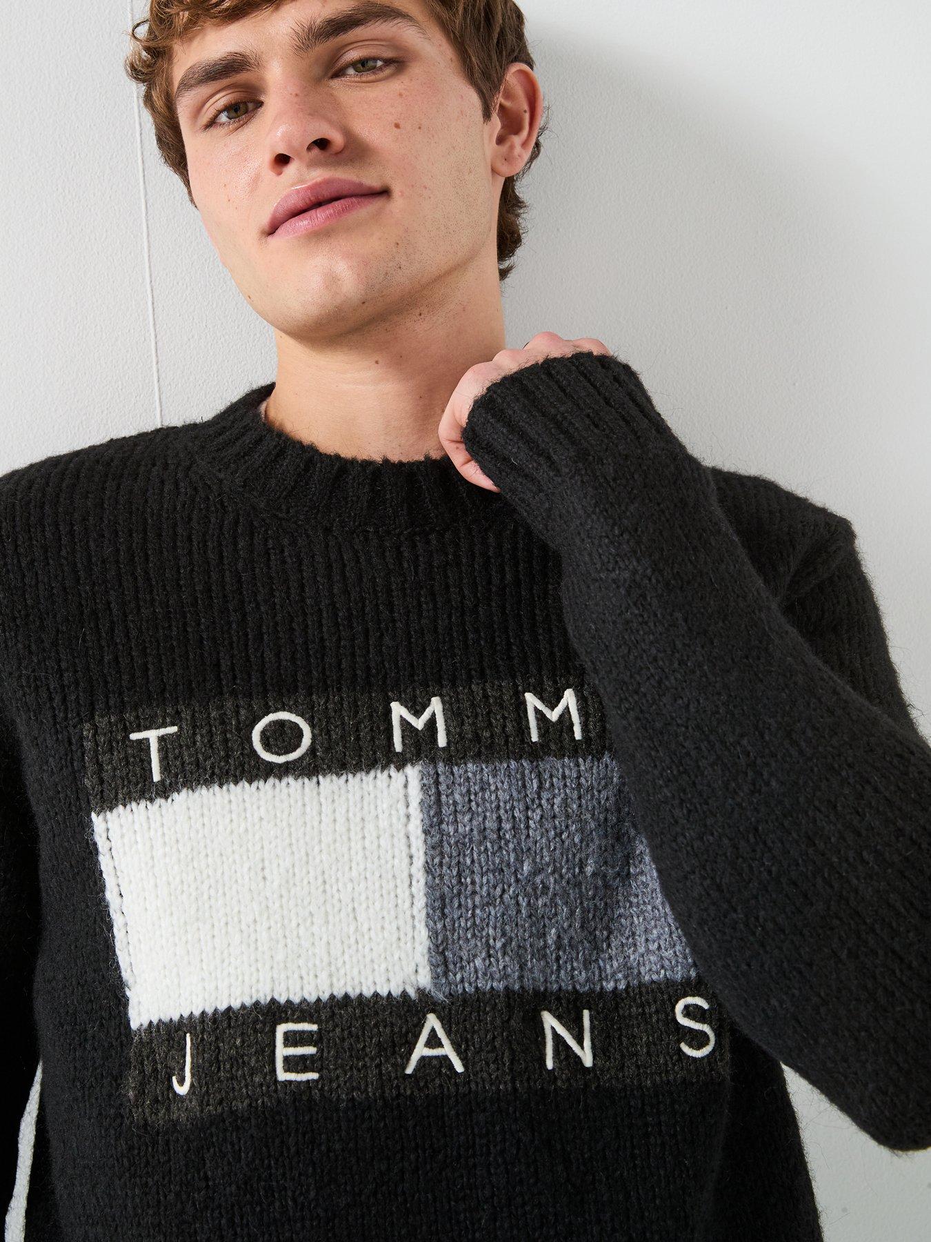 tommy-jeans-flag-bearer-knitted-jumper-blackoutfit