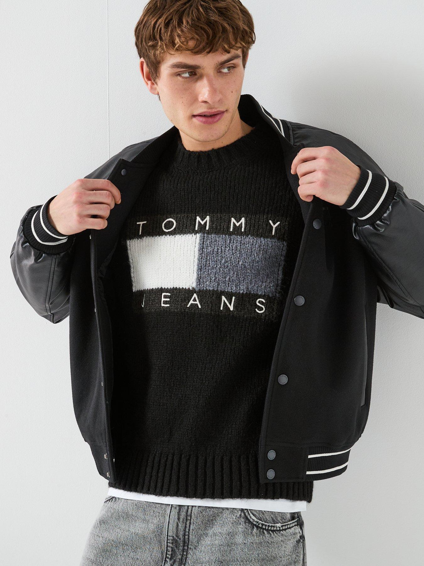 Image 6 of 6 of Tommy Jeans Tommy Jeans Regular Fit Flag Bearer Knitted Jumper - Black