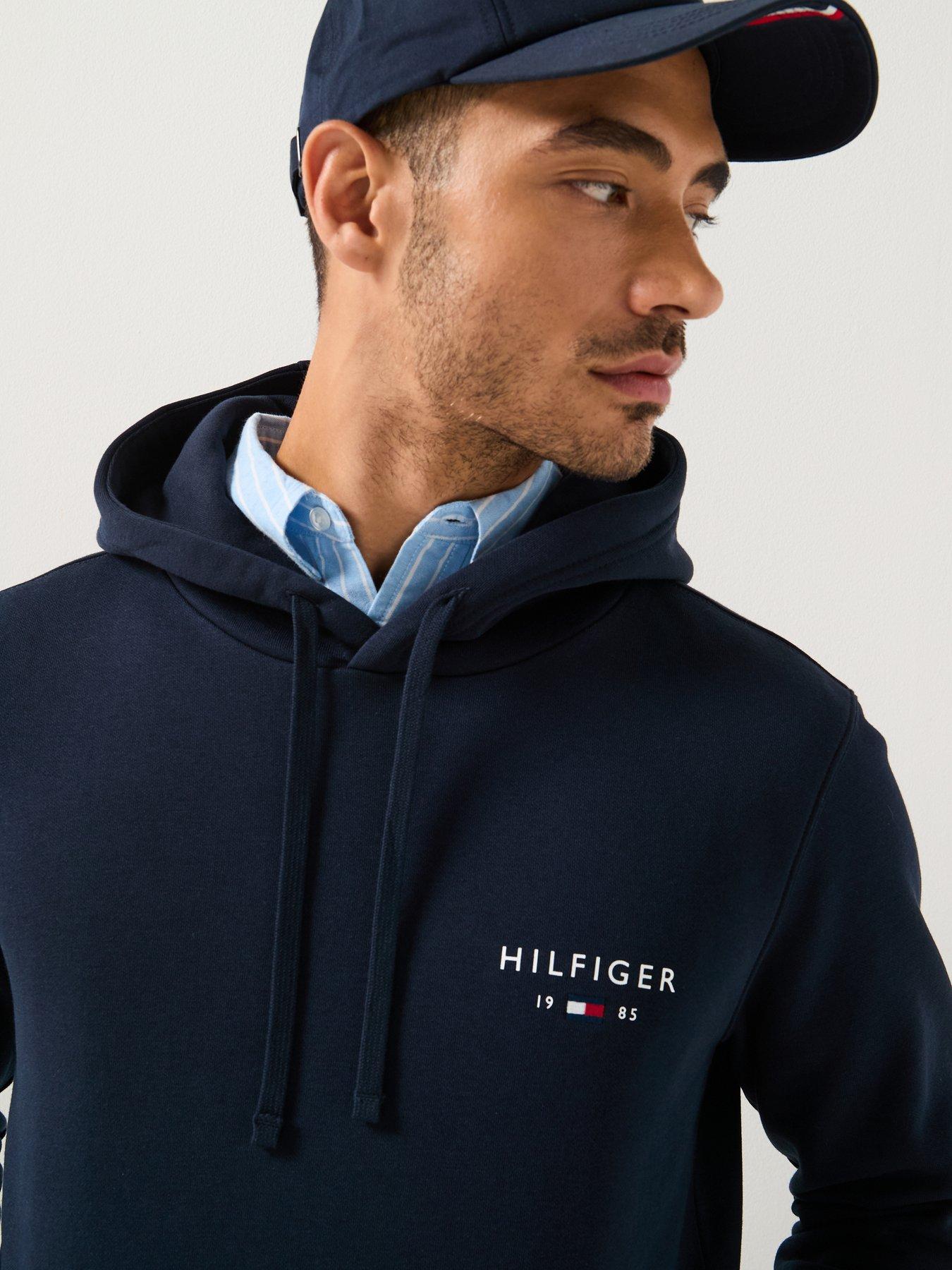 tommy-hilfiger-small-left-chest-hoodie-navyoutfit
